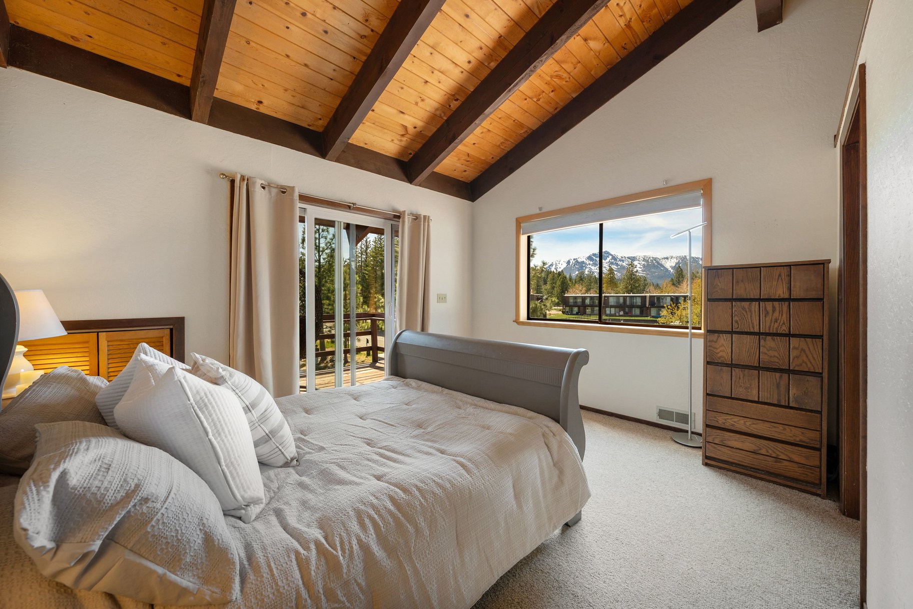  Tahoe Keys Charmer with Stunning Views - 物件實景