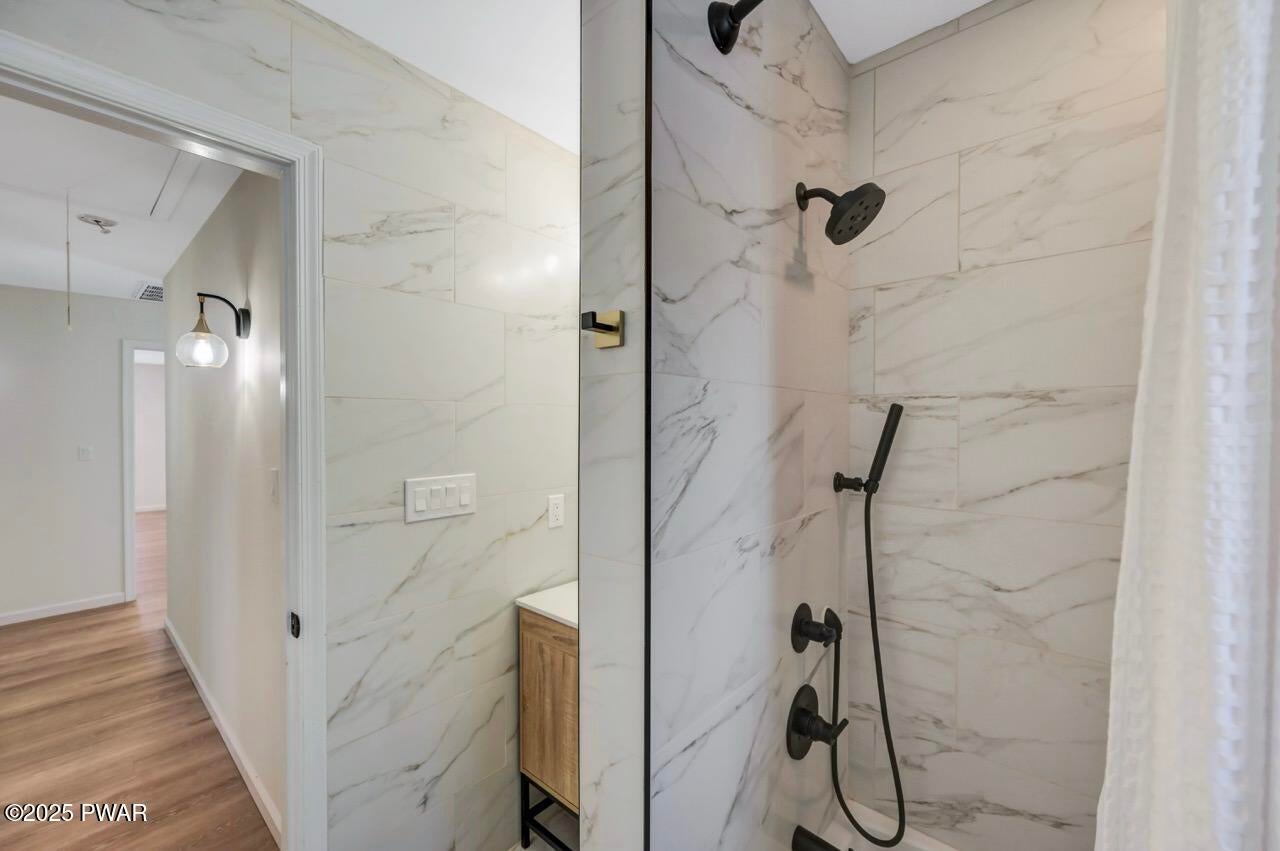 Lords Valley, Pennsylvania, 18428, United States, 6 Bedrooms Bedrooms, ,3 BathroomsBathrooms,Residential,For Sale,2001480