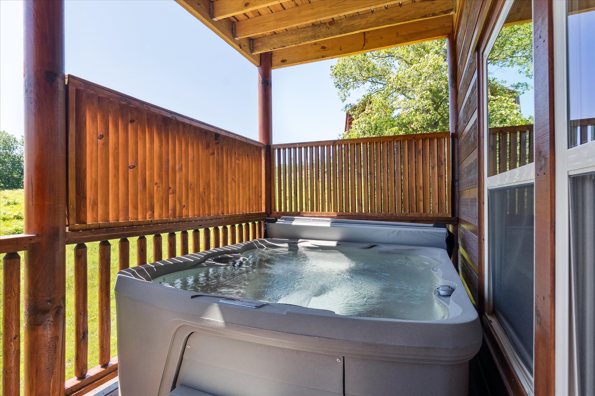 Sevierville, Tennessee, 37876, United States, 8 Bedrooms Bedrooms, ,9 BathroomsBathrooms,Residential,For Sale,1981124