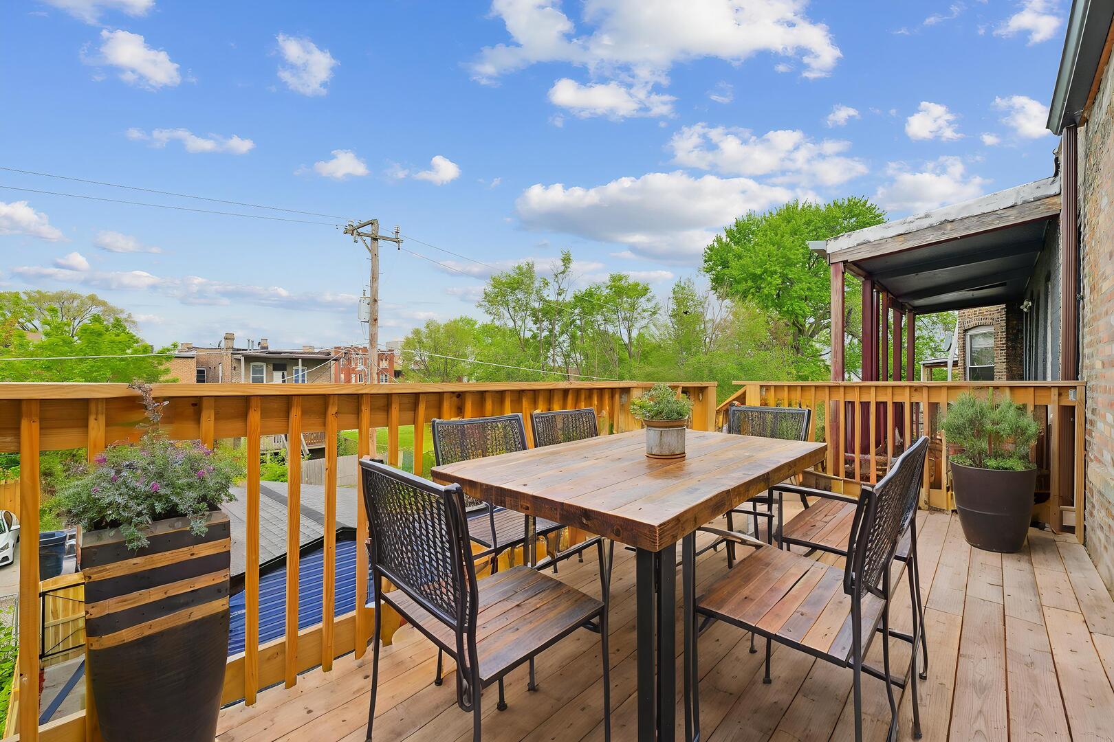 Chicago, Illinois, 60637, United States, 7 Bedrooms Bedrooms, ,Residential,For Sale,1917377