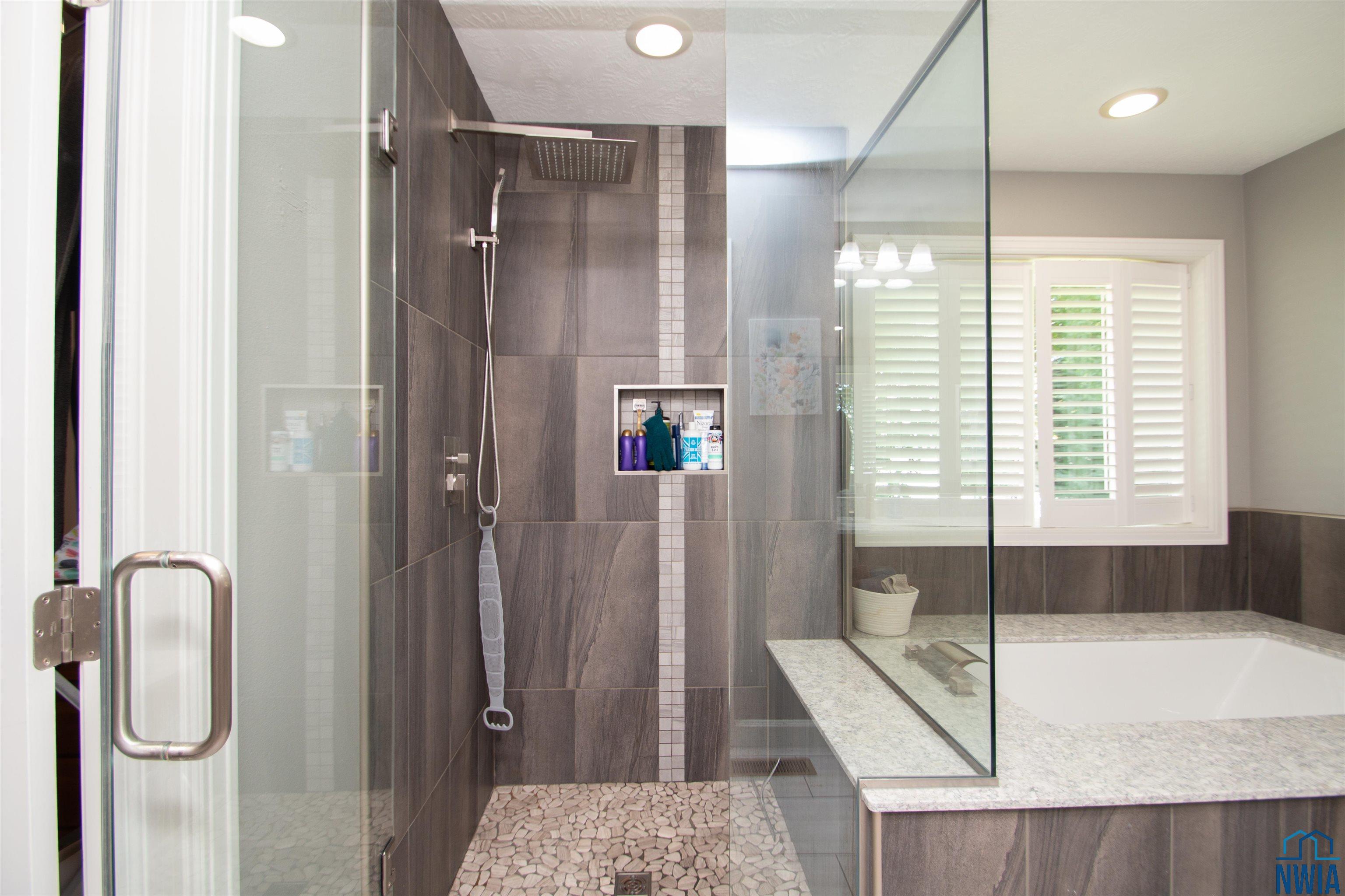 Dakota Dunes, South Dakota, 57049, United States, 4 Bedrooms Bedrooms, ,3 BathroomsBathrooms,Residential,For Sale,1979116