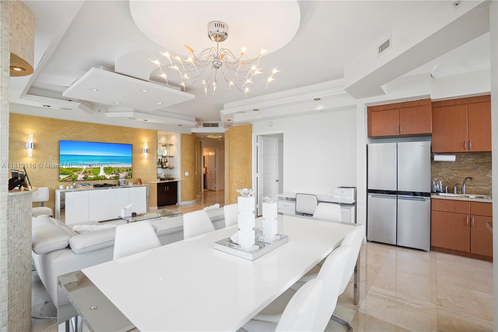Miami Beach, Florida, 33140, United States, 2 Bedrooms Bedrooms, ,2 BathroomsBathrooms,Residential,For Sale,1838386