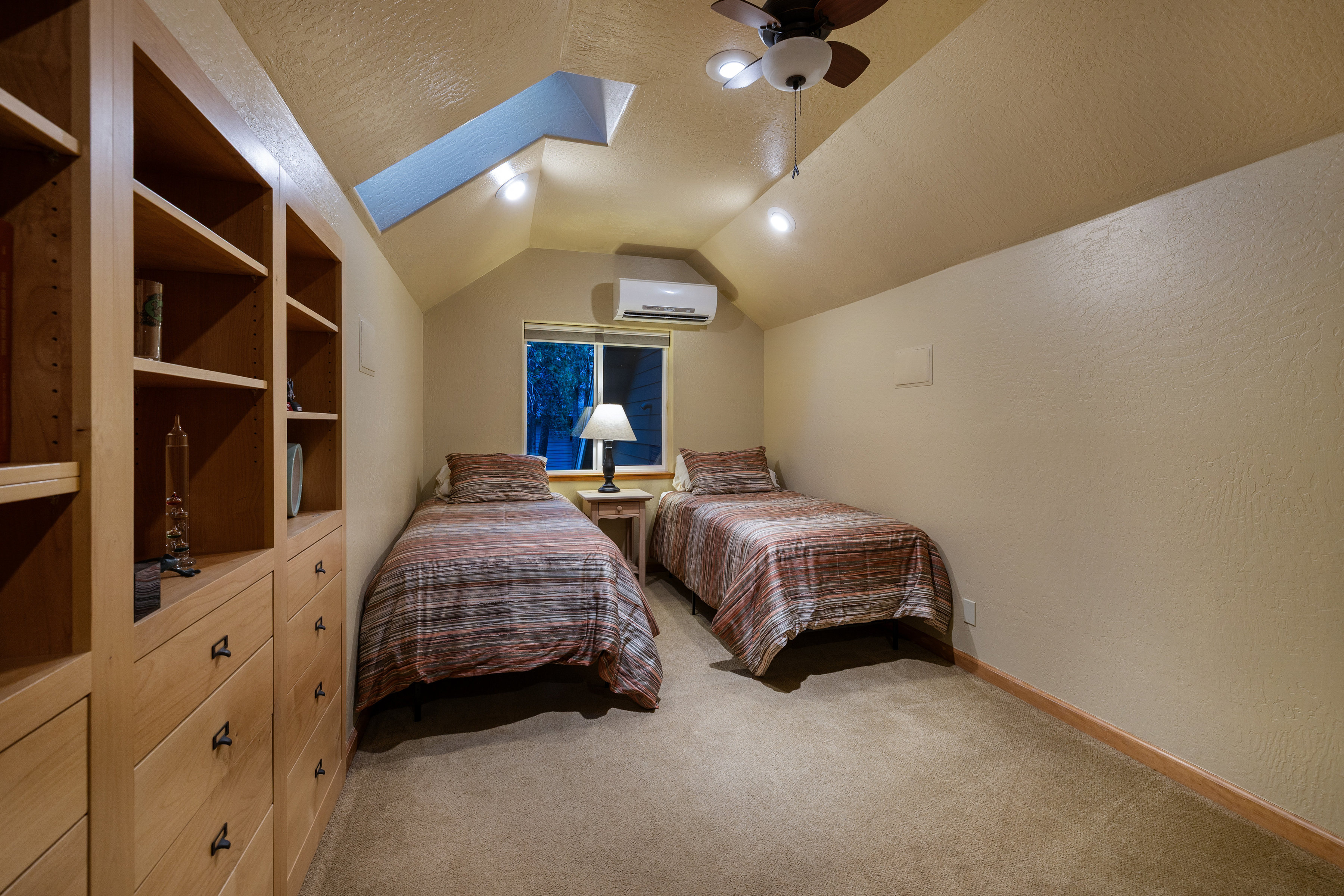  Luxury Mountain Retreat with Guest House on 1 Acre in the Heart of Graeagle - 物件實景