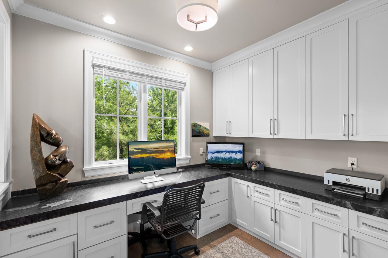 Wayzata, Minnesota, 55391, United States, 4 Bedrooms Bedrooms, ,1 BathroomBathrooms,Residential,For Sale,1999686