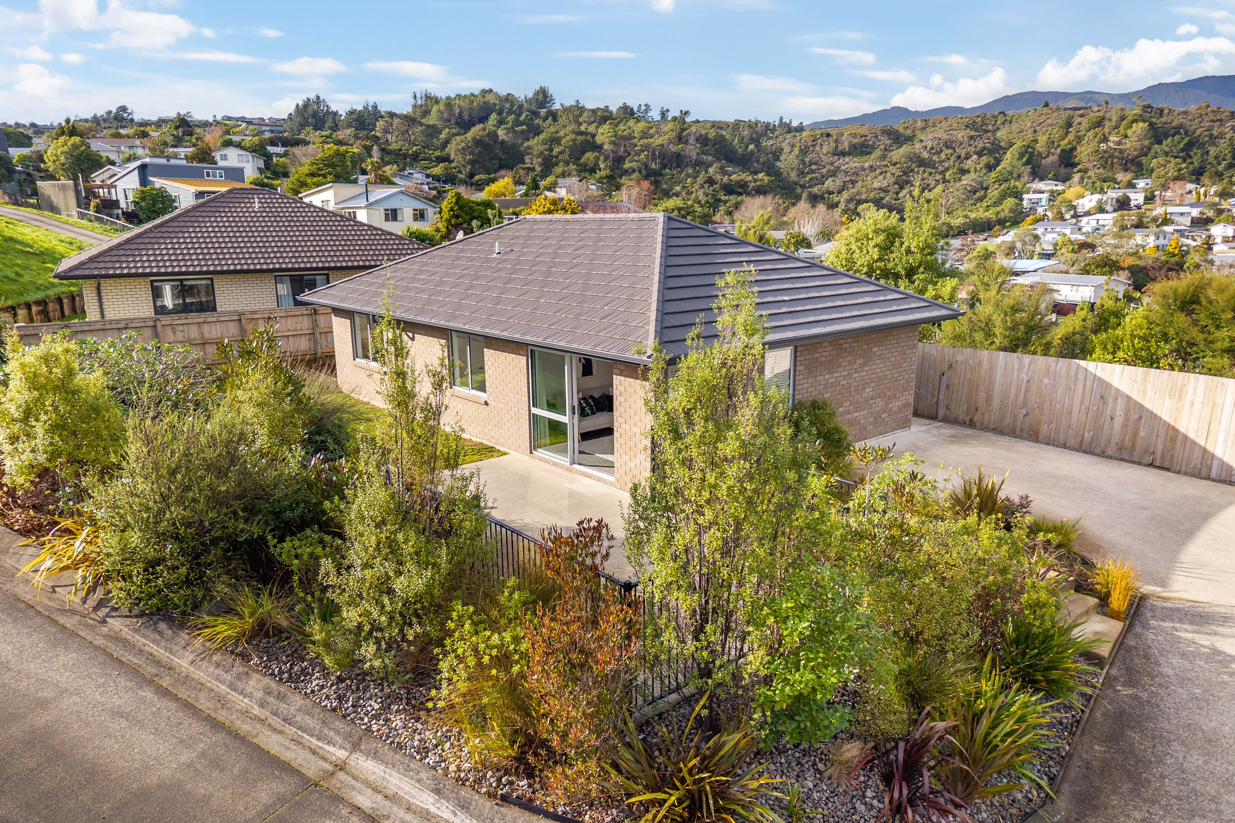  92 Sunstone Crescent, Timberlea, Upper Hutt - 物件實景