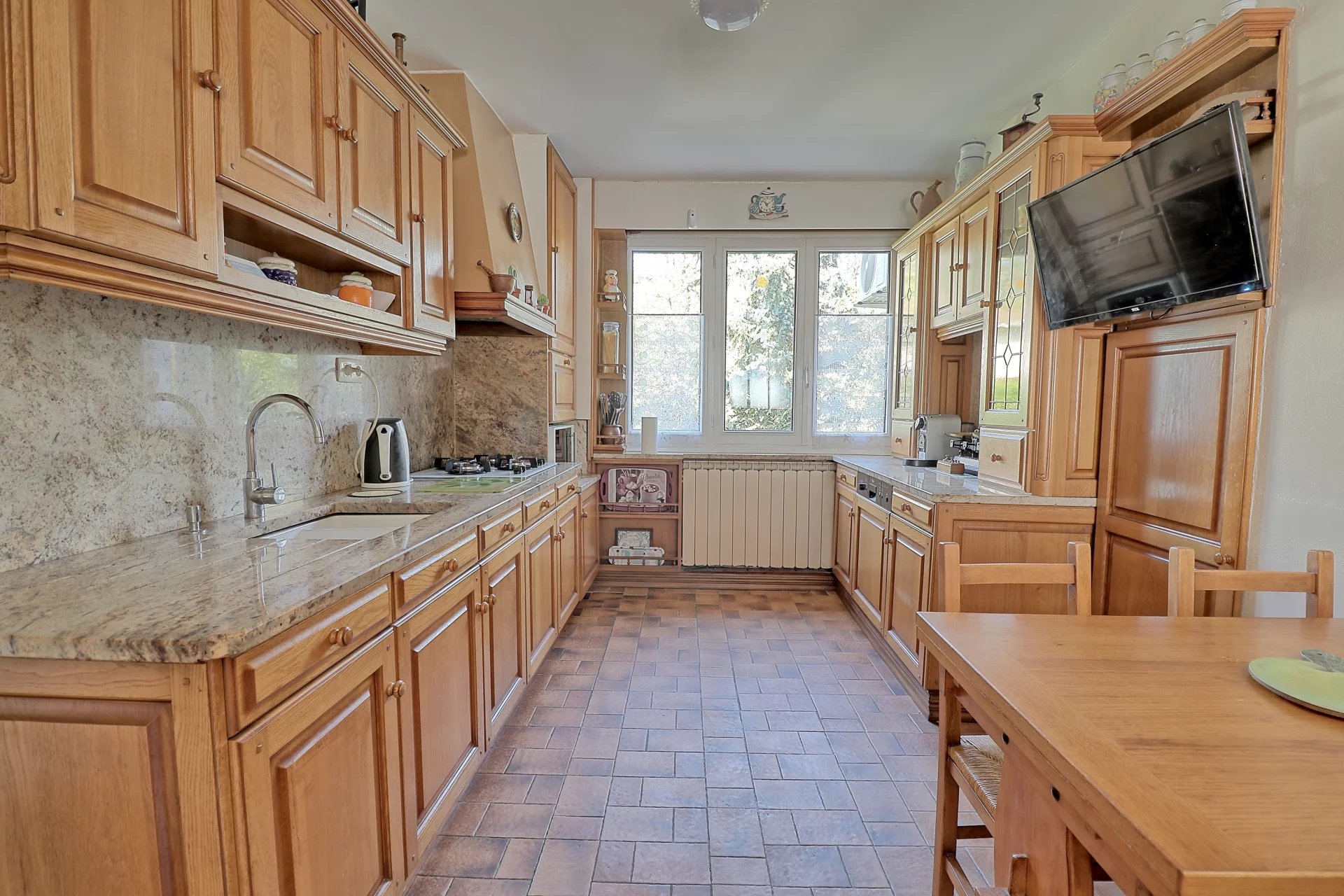 Sainte-Foy-lès-Lyon, Auvergne-Rhône-Alpes, 69110, FR, 4 Bedrooms Bedrooms, ,Residential,For Sale,1876577