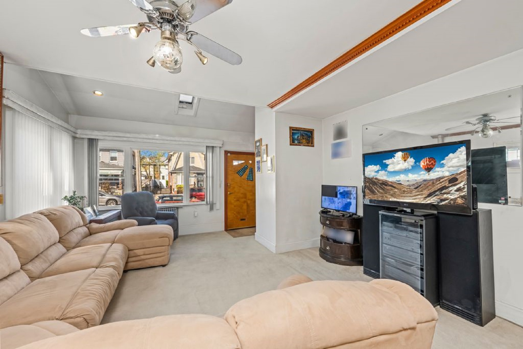  1569 East 45th Street - 物件實景