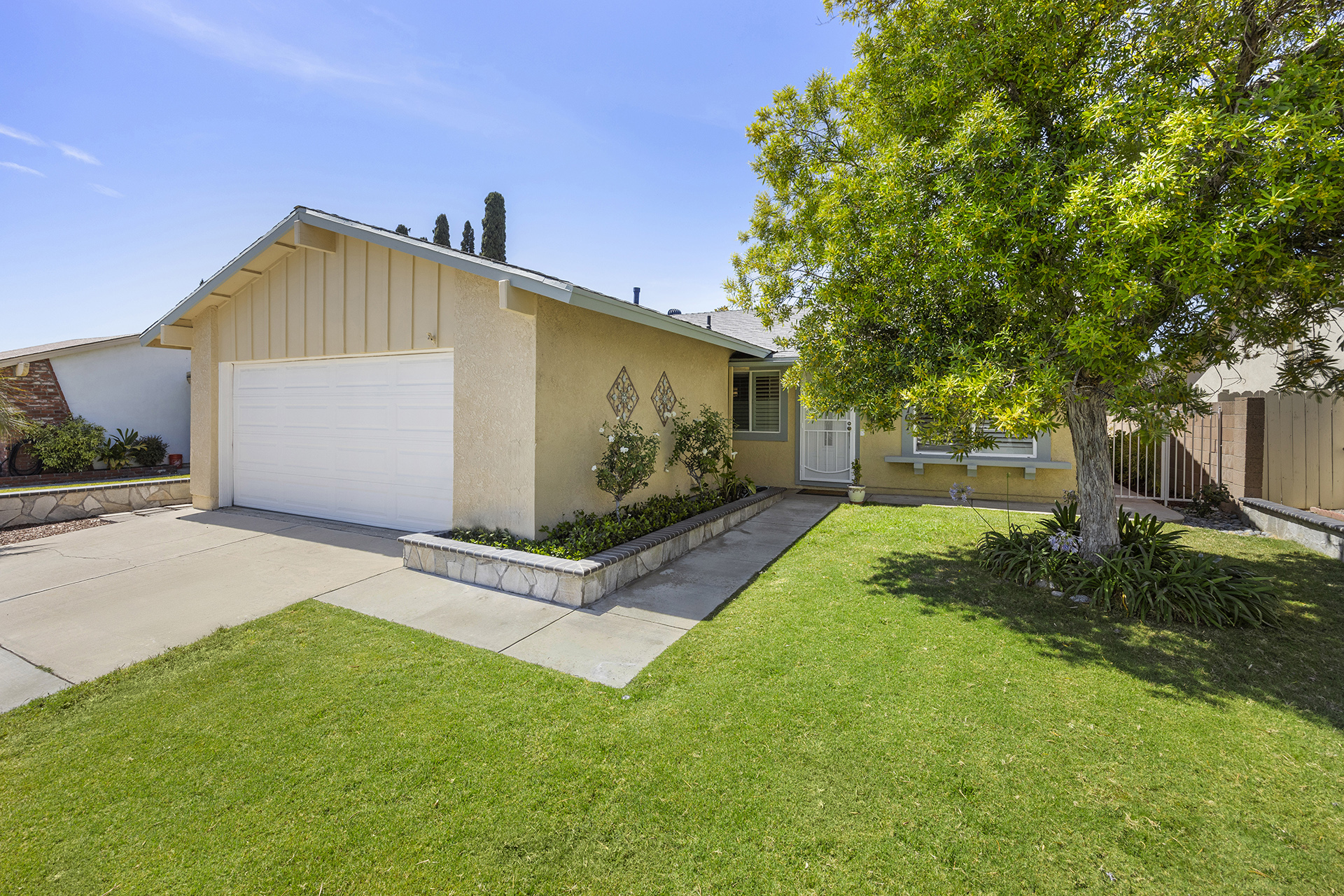 Anaheim, California, 92807, United States, 3 Bedrooms Bedrooms, ,2 BathroomsBathrooms,Residential,For Sale,1889806