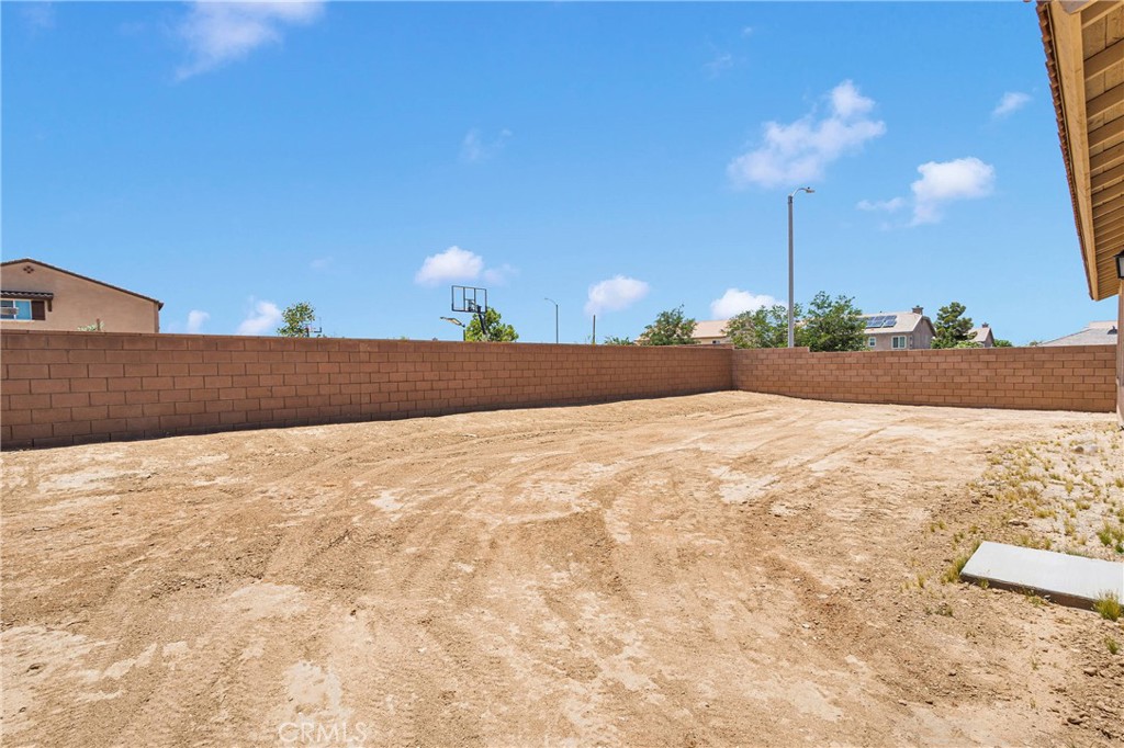 Victorville, California, 92395, United States, 3 Bedrooms Bedrooms, ,2 BathroomsBathrooms,Residential,For Sale,1865336