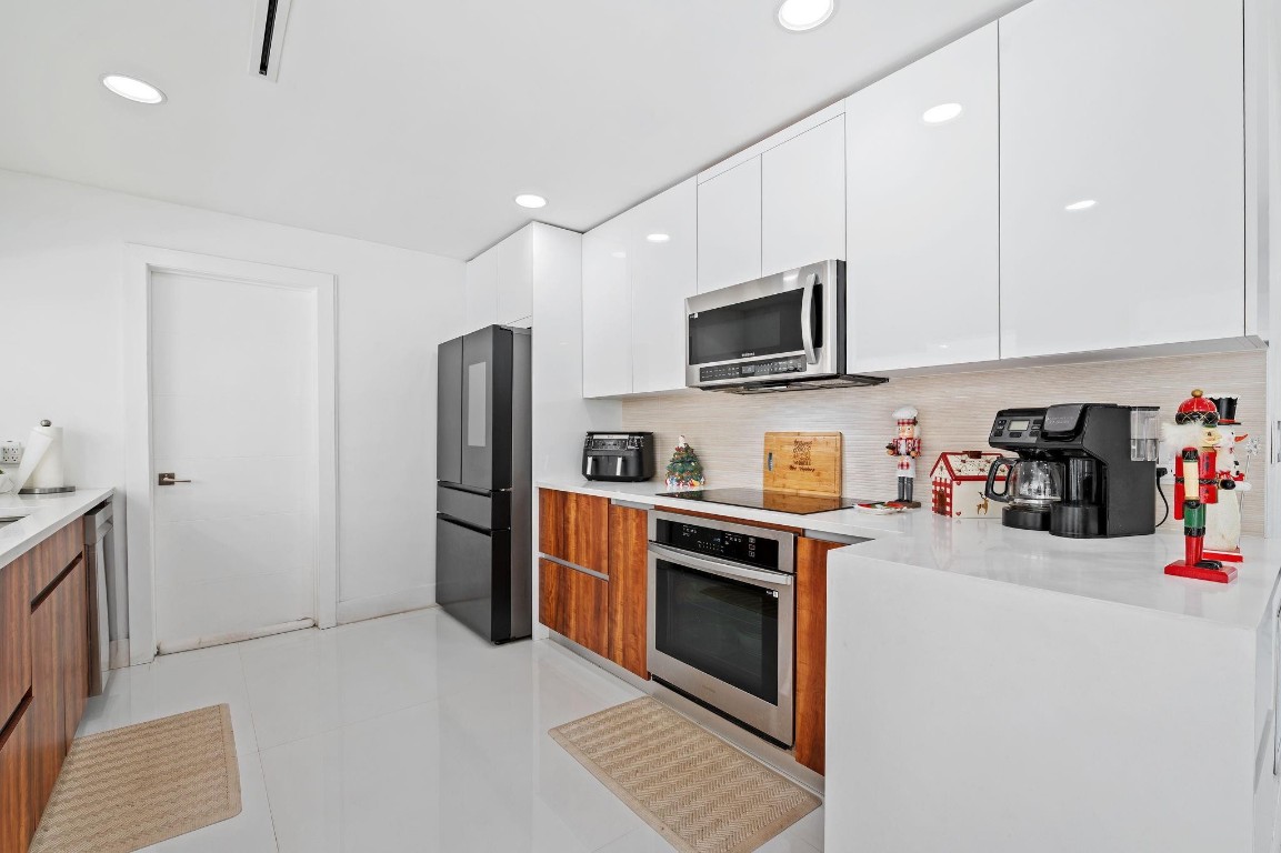 Hollywood, Florida, 33021, United States, 4 Bedrooms Bedrooms, ,2 BathroomsBathrooms,Residential,For Sale,2005930