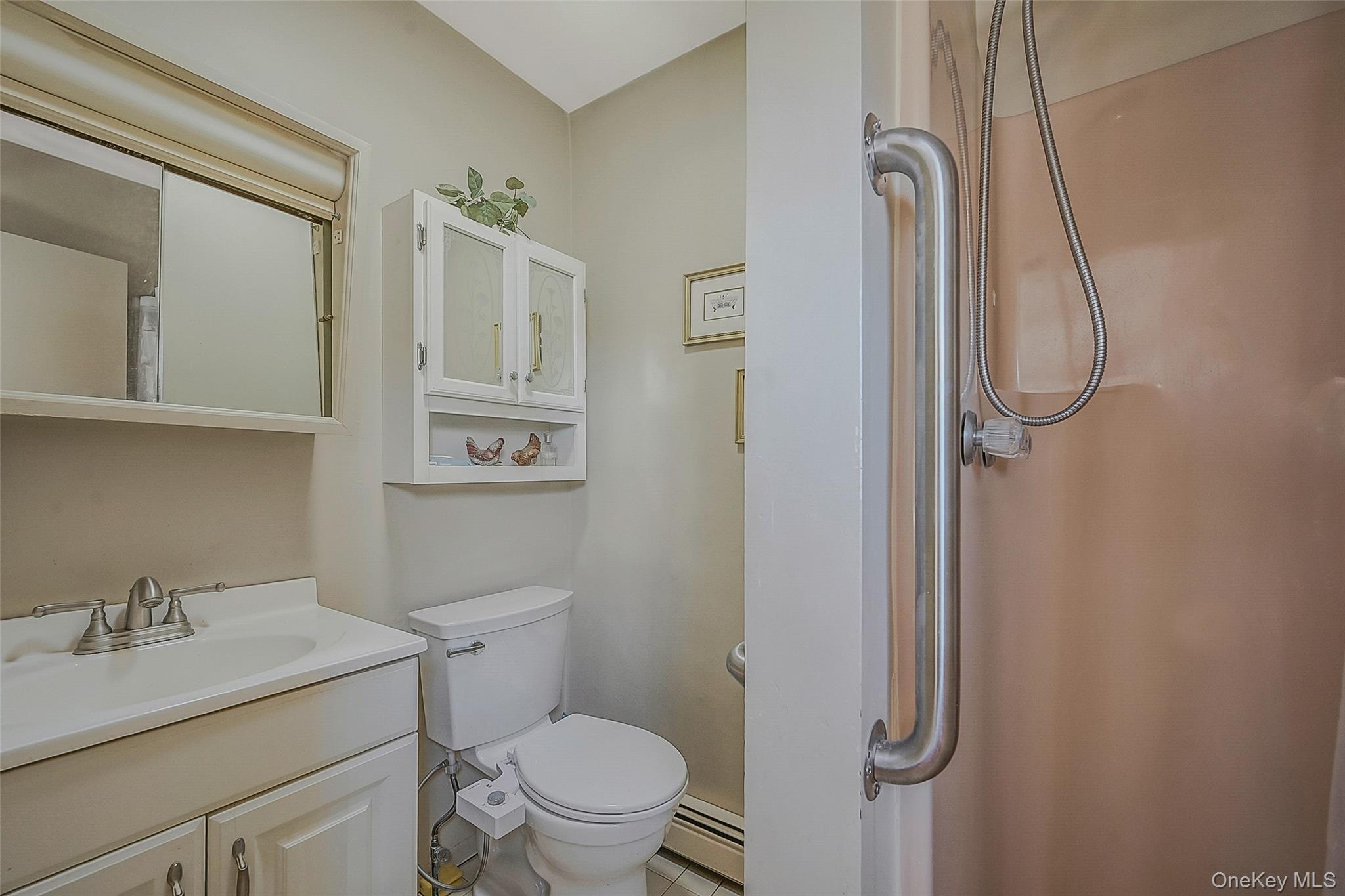 Selden, New York, 11784, United States, 3 Bedrooms Bedrooms, ,2 BathroomsBathrooms,Residential,For Sale,1988093