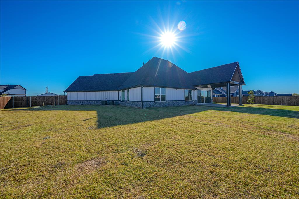 Nevada, Texas, 75173, United States, 3 Bedrooms Bedrooms, ,4 BathroomsBathrooms,Residential,For Sale,1987617