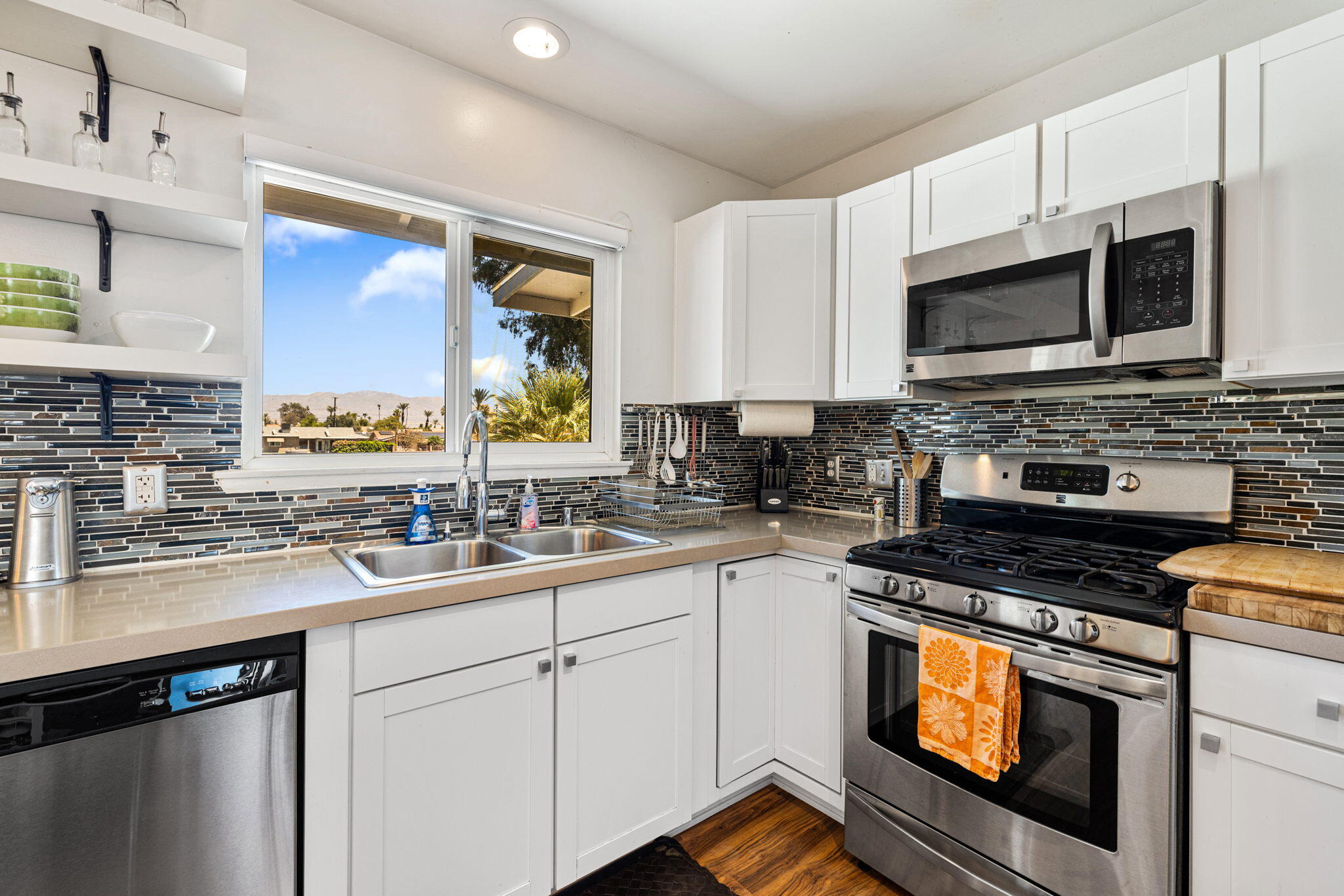 Palm Desert, California, 92211, United States, 2 Bedrooms Bedrooms, ,2 BathroomsBathrooms,Residential,For Sale,1911886