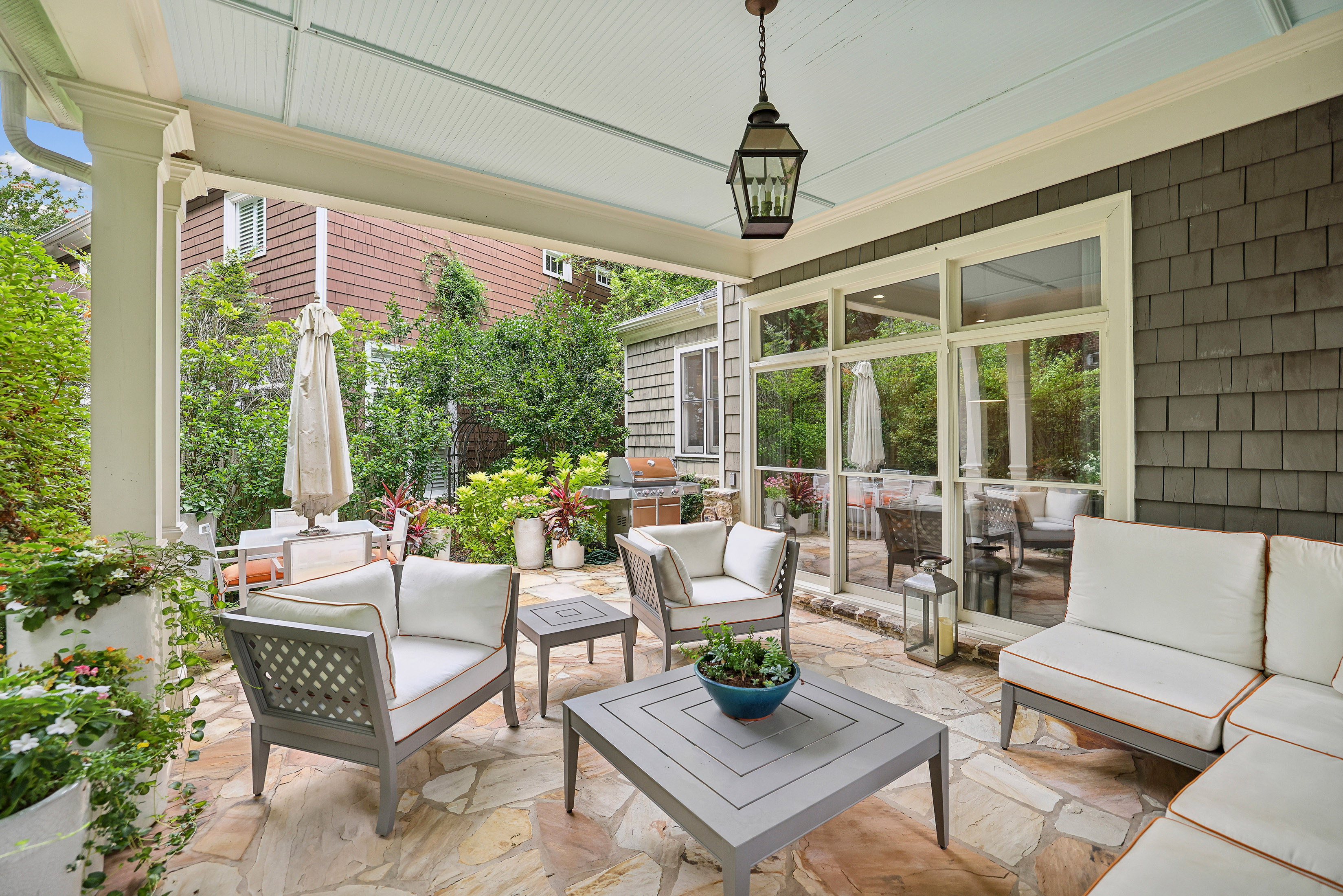  Incredible Opportunity to Live in a Quiet Gated Brookhaven Community - 物件實景