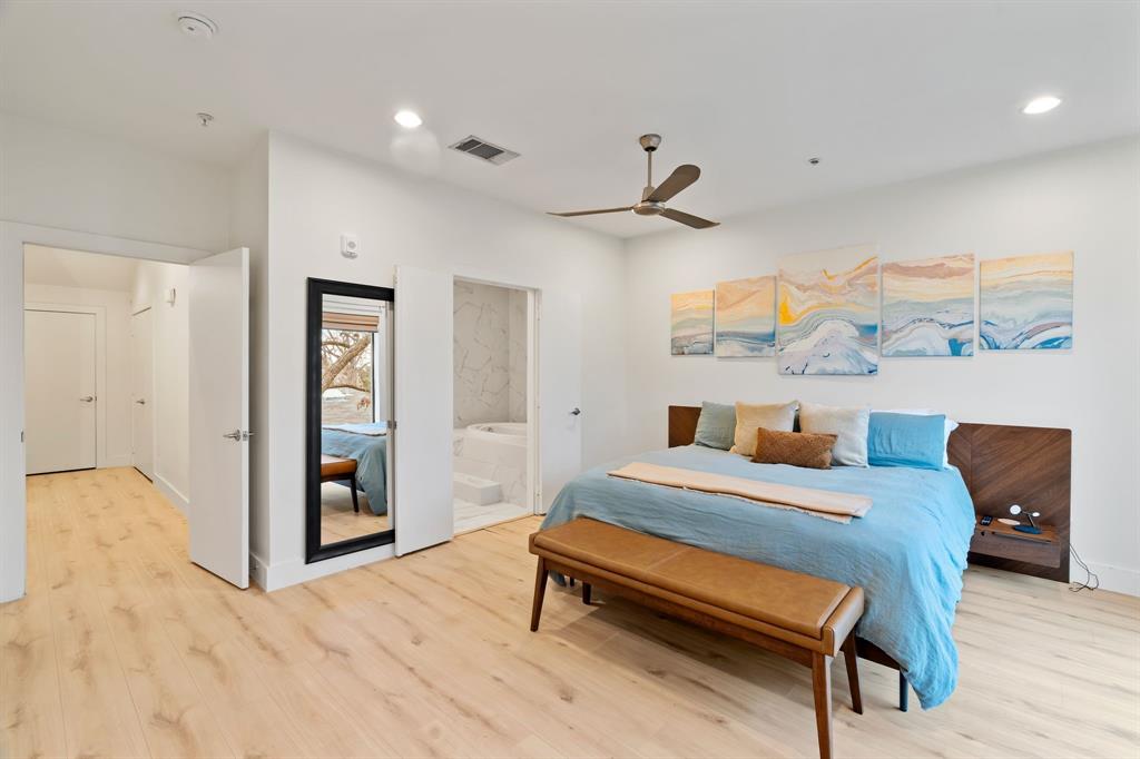 Dallas, Texas, 75219, United States, 2 Bedrooms Bedrooms, ,3 BathroomsBathrooms,Residential,For Sale,1911883