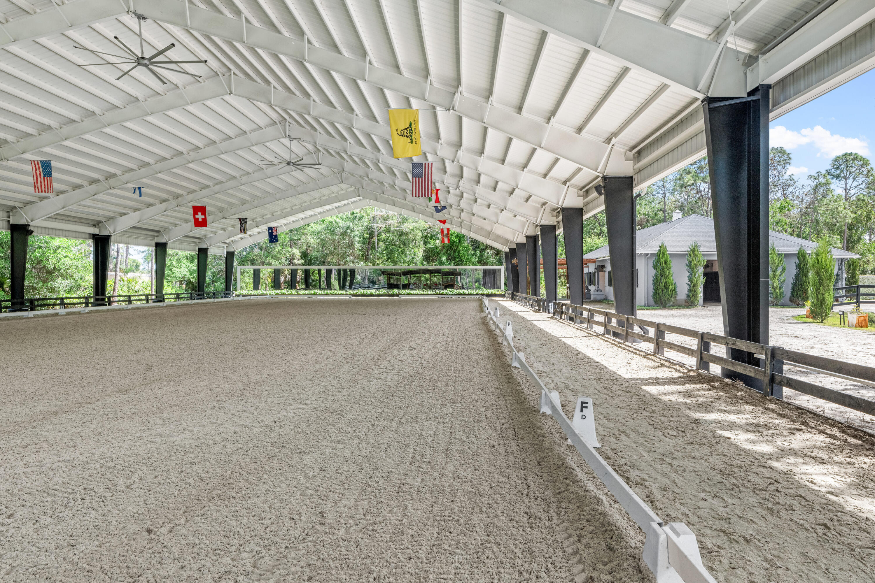  15161 Collecting Canal Road - 物件實景