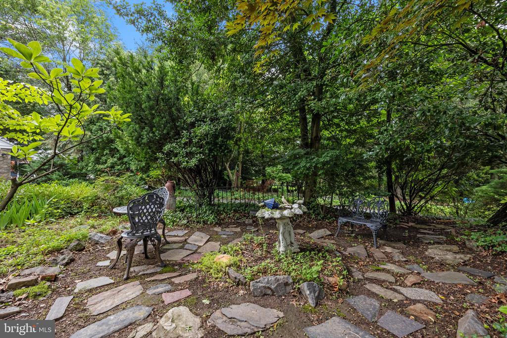 Lansdowne, Pennsylvania, 19050, United States, 5 Bedrooms Bedrooms, ,3 BathroomsBathrooms,Residential,For Sale,1926052