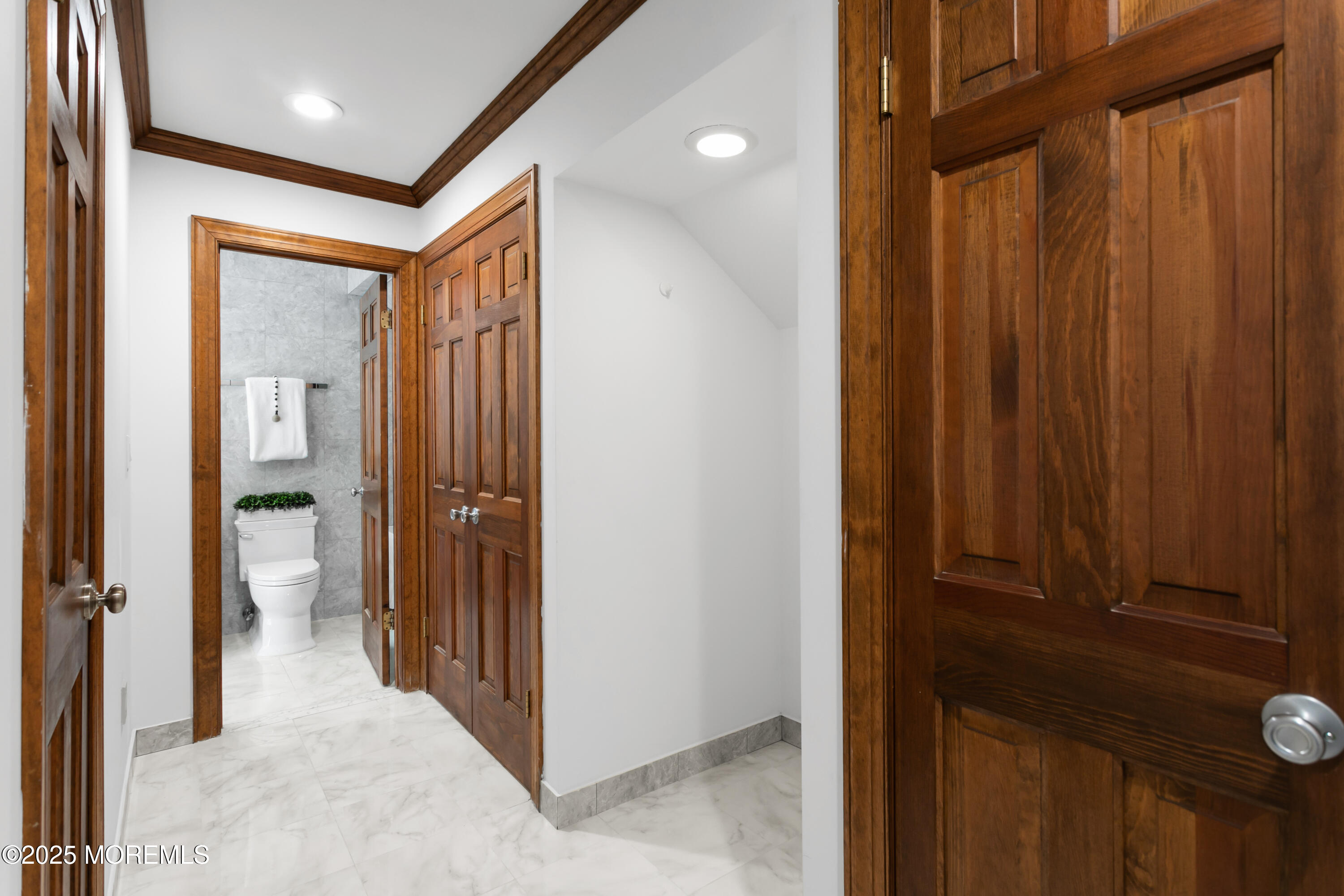 Middletown, New Jersey, 07748, United States, 5 Bedrooms Bedrooms, ,5 BathroomsBathrooms,Residential,For Sale,1904481