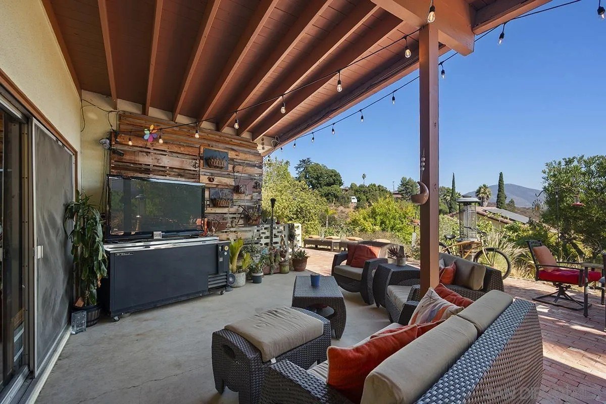 La Mesa, California, 91941, United States, 3 Bedrooms Bedrooms, ,4 BathroomsBathrooms,Residential,For Sale,1911905