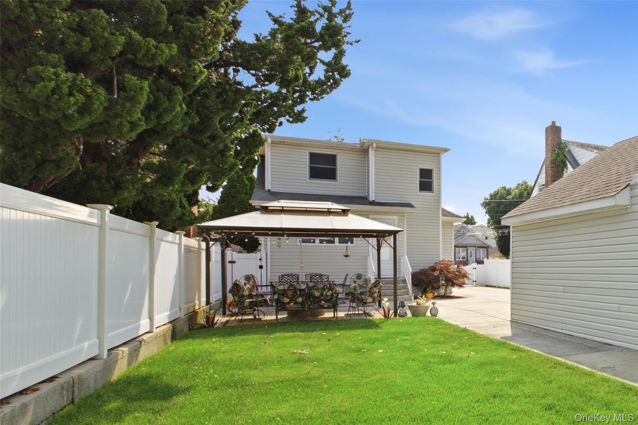  194 Willis Avenue, Floral Park, NY, 11001 - 物件實景