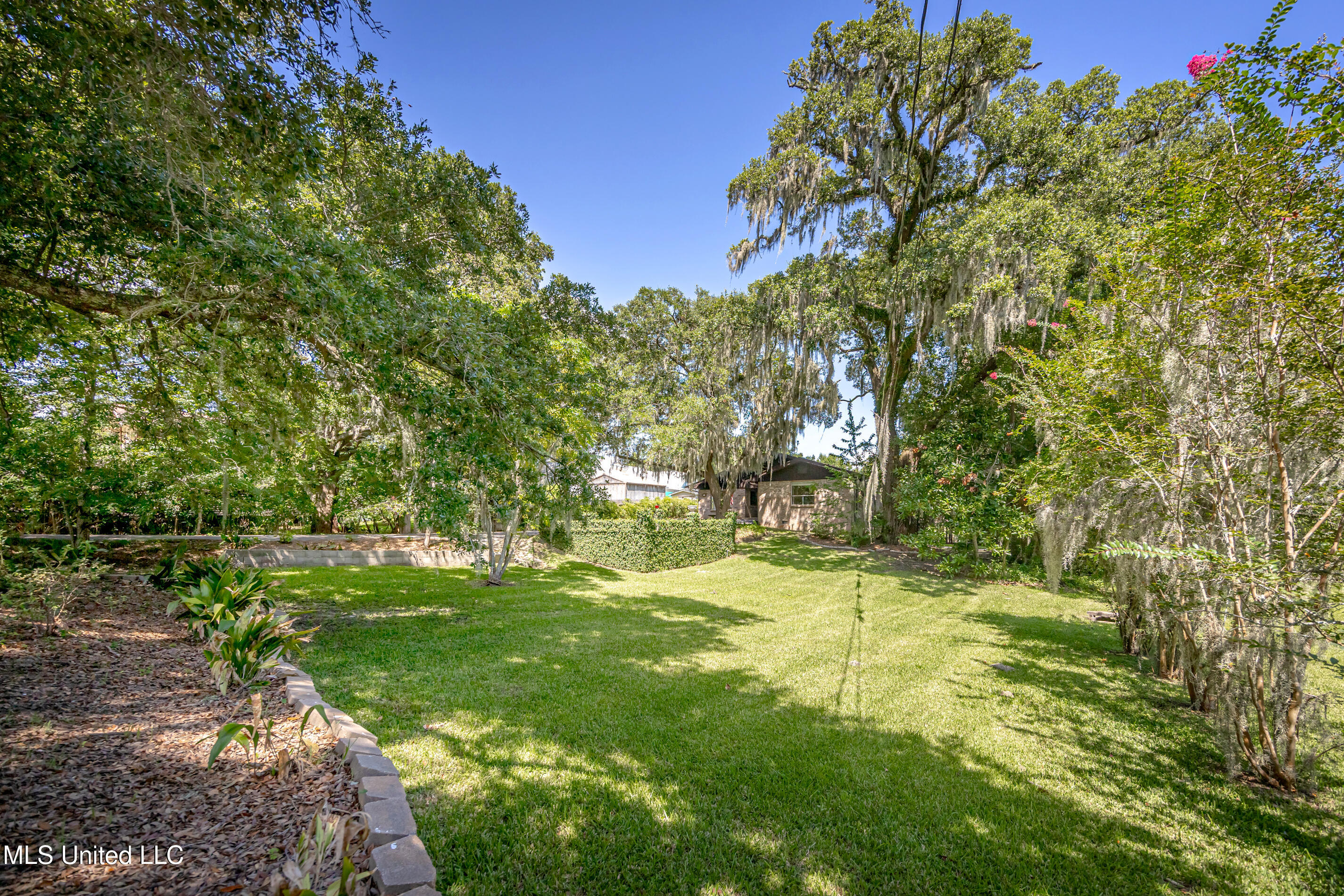 Ocean Springs, Mississippi, 39564, United States, 3 Bedrooms Bedrooms, ,3 BathroomsBathrooms,Residential,For Sale,1903607