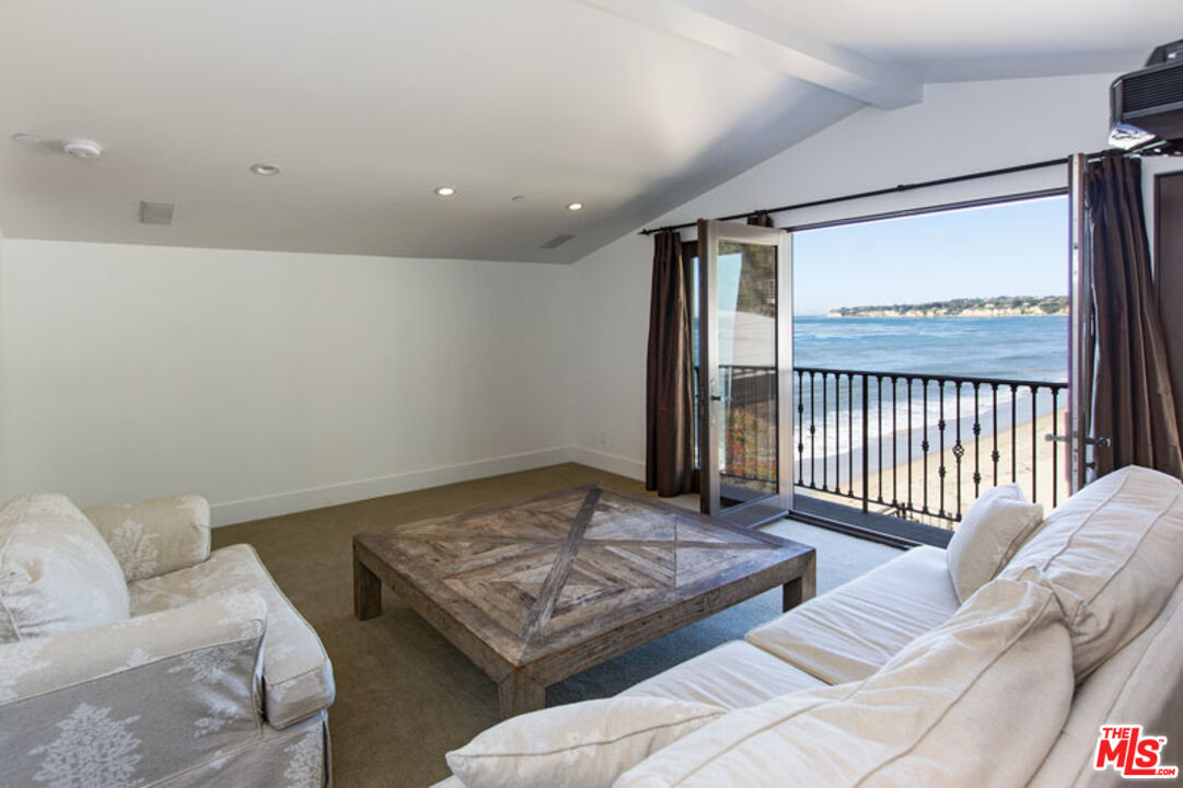 Malibu, California, 90265, United States, 5 Bedrooms Bedrooms, ,6 BathroomsBathrooms,Residential,For Sale,1895522