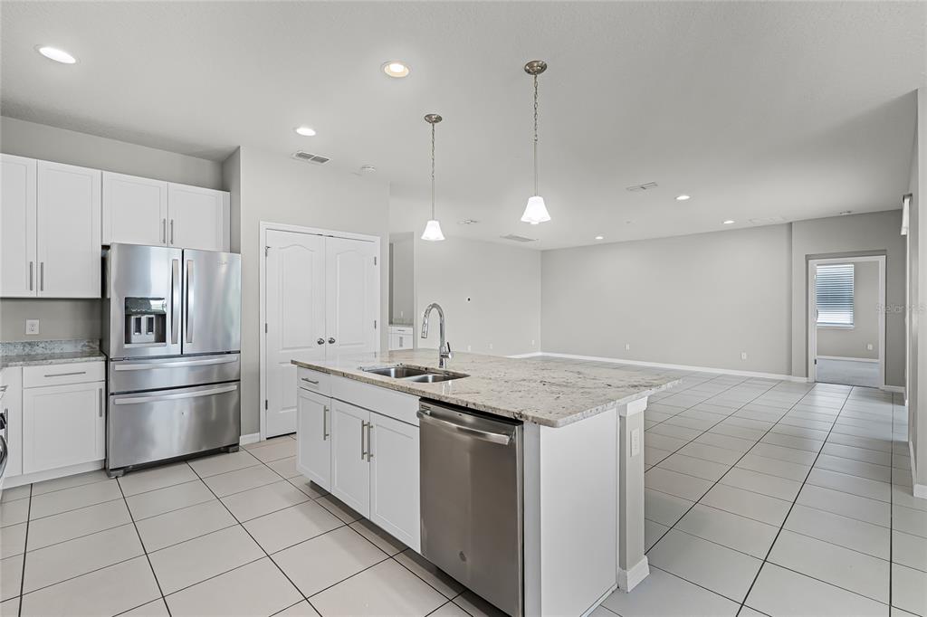 Apopka, Florida, 32712, United States, 4 Bedrooms Bedrooms, ,3 BathroomsBathrooms,Residential,For Sale,1940154