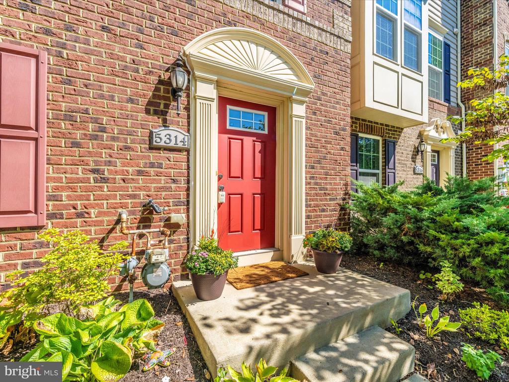 Greenbelt, Maryland, 20770, United States, 3 Bedrooms Bedrooms, ,4 BathroomsBathrooms,Residential,For Sale,2001496