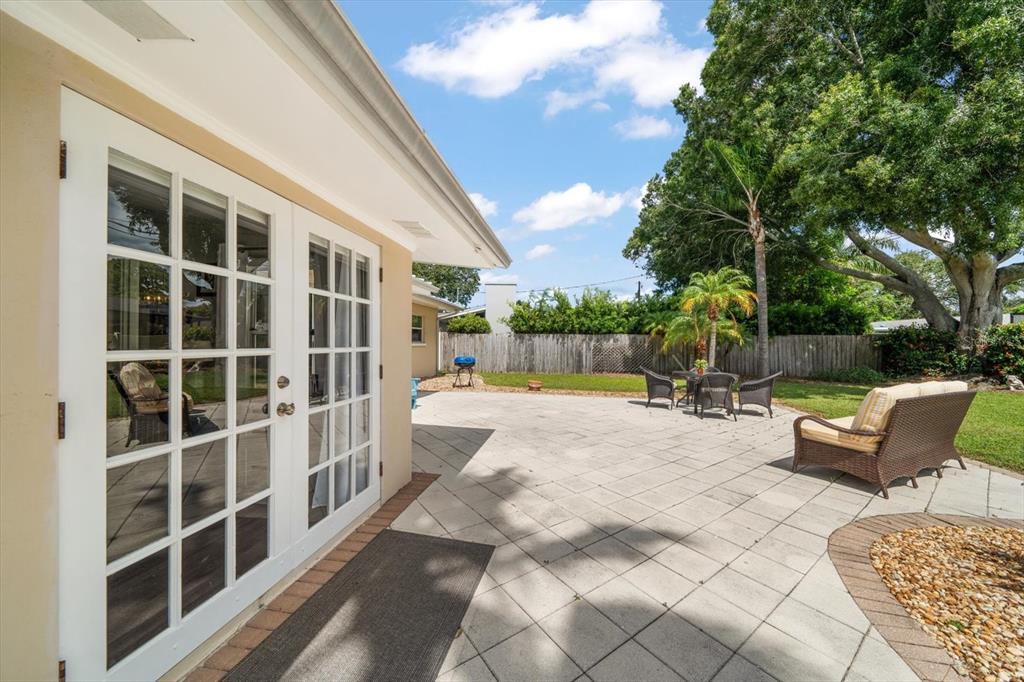 Belleair, Florida, 33756, United States, 2 Bedrooms Bedrooms, ,2 BathroomsBathrooms,Residential,For Sale,1988063