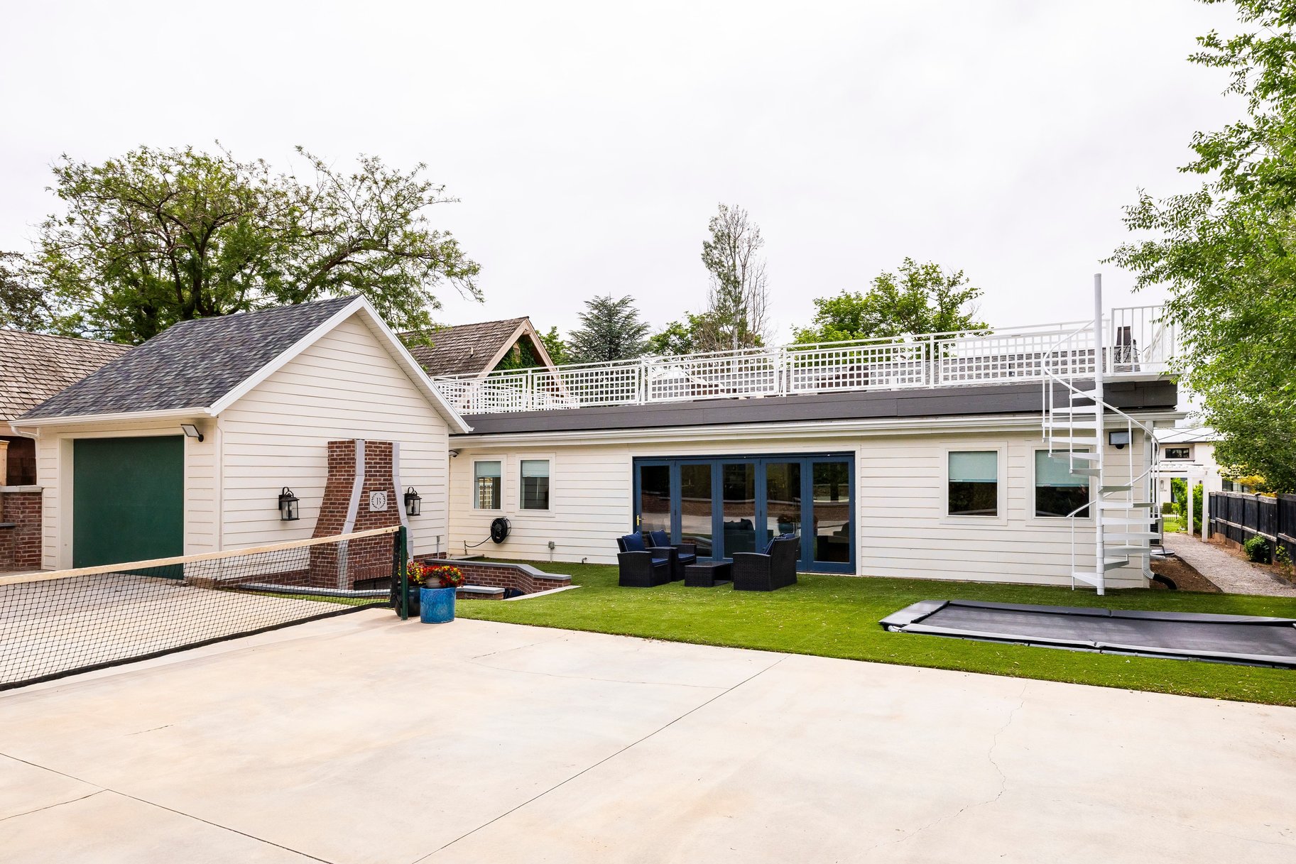  Renovated Country Club Home Designed for Entertaining and Everyday Living - 物件實景