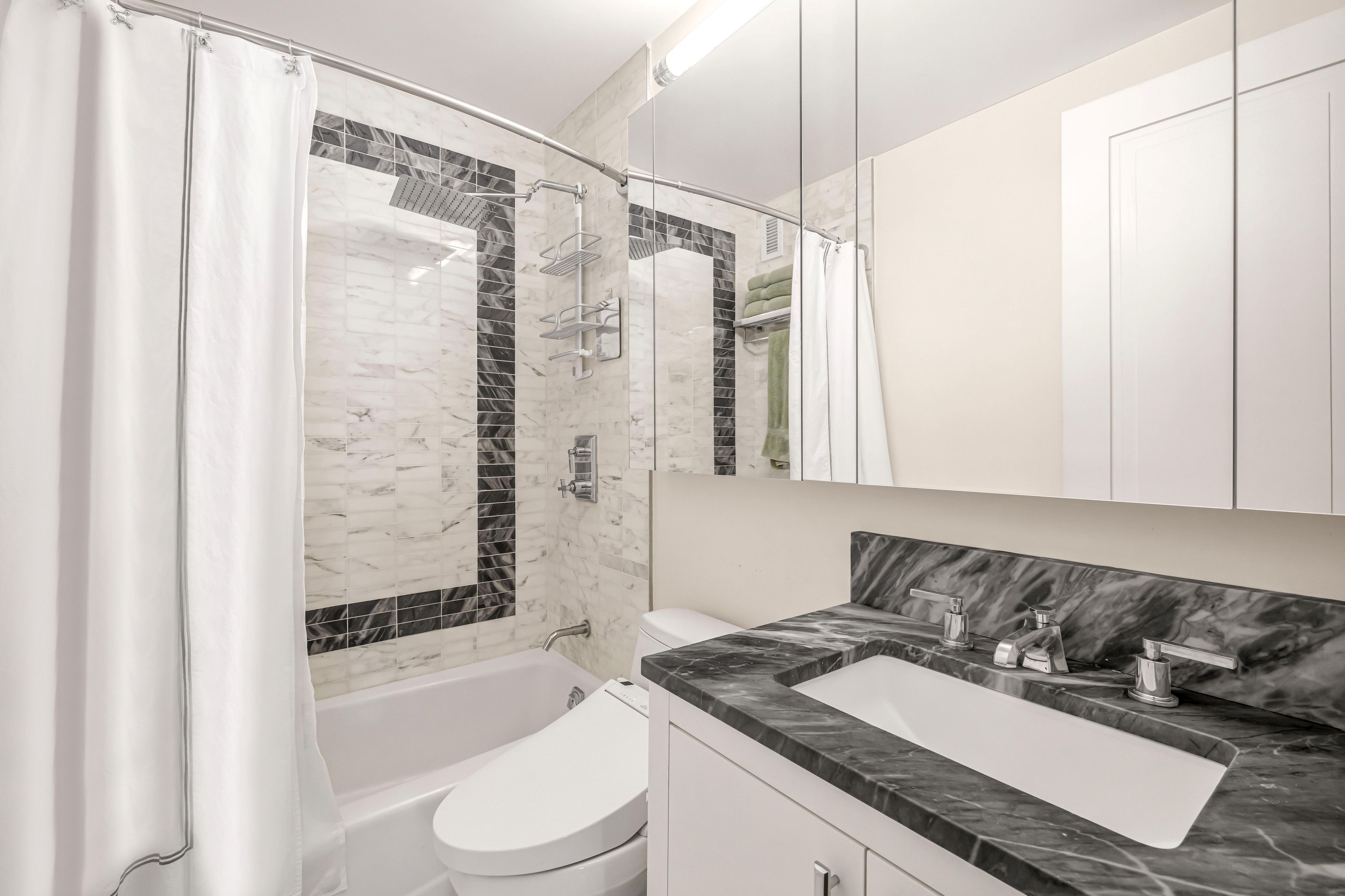  200 East 94th Street - 物件實景