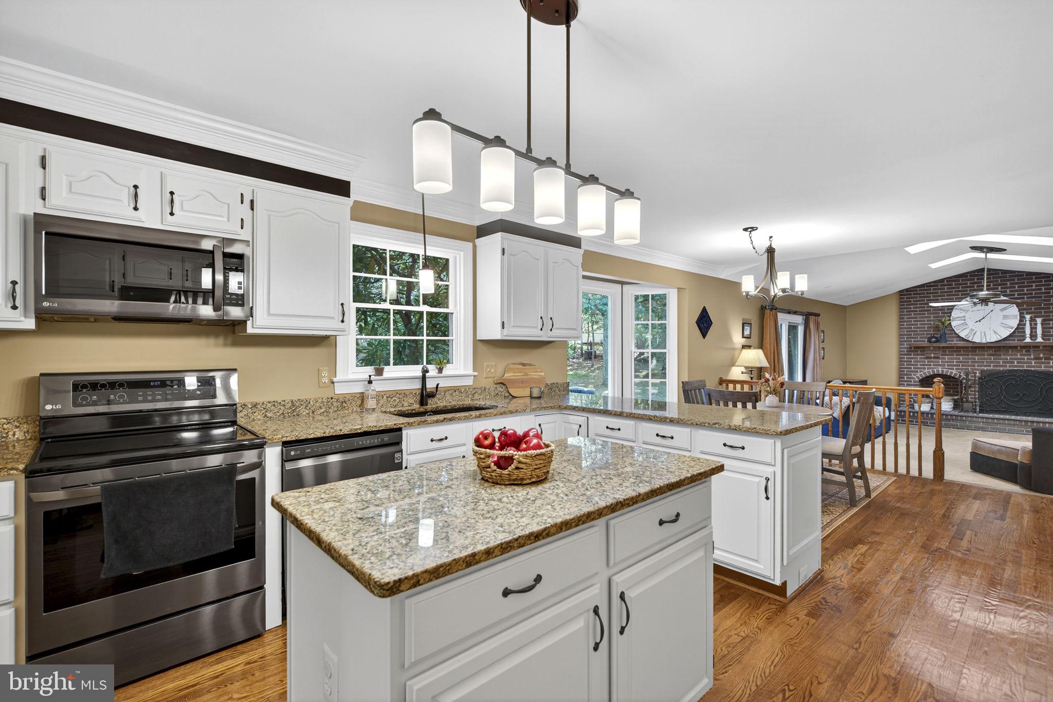 Warrenton, Virginia, 20187, United States, 4 Bedrooms Bedrooms, ,4 BathroomsBathrooms,Residential,For Sale,1976387