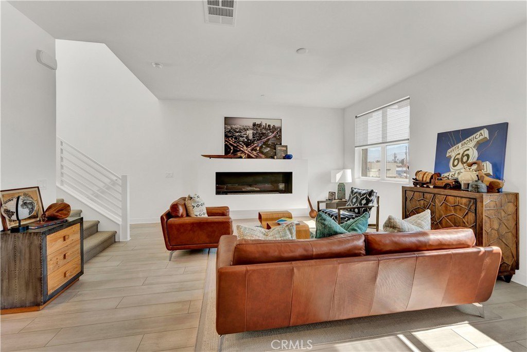 Covina, California, 91723, United States, 3 Bedrooms Bedrooms, ,3 BathroomsBathrooms,Residential,For Sale,1915122