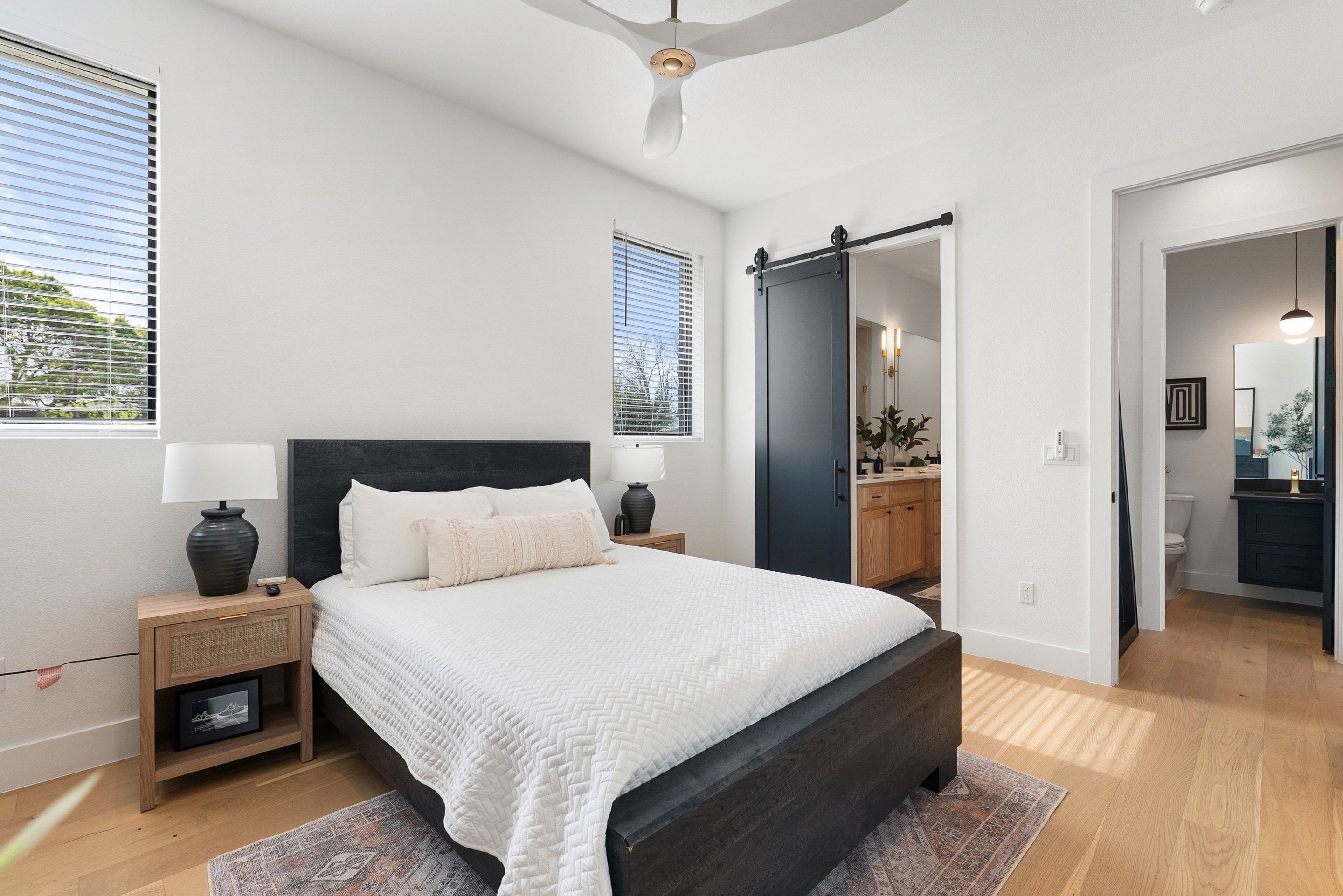  Luxury Value 2023 build on Lake LBJ - 物件實景