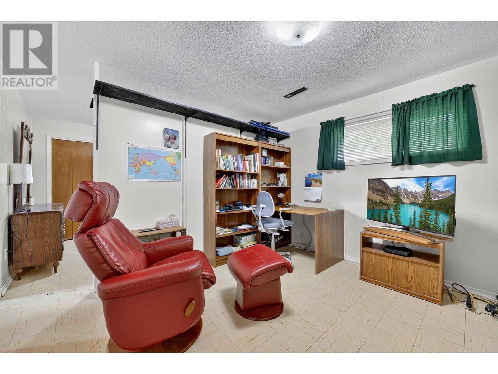 KELOWNA, British Columbia, V1Y 3S7, CA, 5 Bedrooms Bedrooms, ,2 BathroomsBathrooms,Residential,For Sale,1902795
