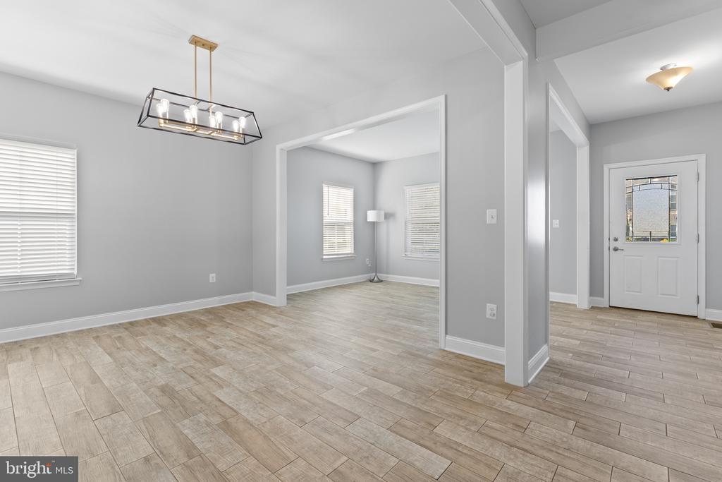 Fredericksburg, Virginia, 22408, United States, 4 Bedrooms Bedrooms, ,4 BathroomsBathrooms,Residential,For Sale,1932682