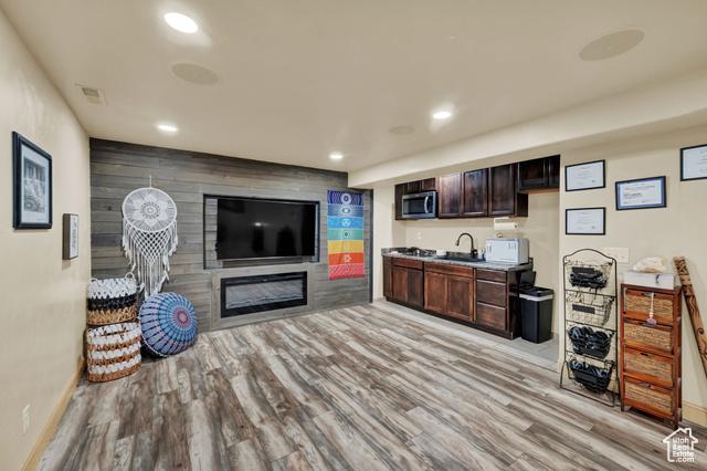 Eagle Mountain, Utah, 84005, United States, 7 Bedrooms Bedrooms, ,4 BathroomsBathrooms,Residential,For Sale,1903027