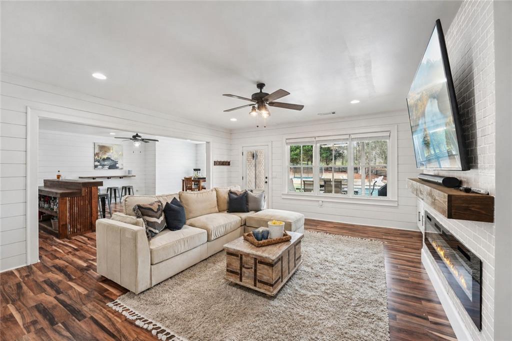 Canton, Georgia, 30115, United States, 6 Bedrooms Bedrooms, ,6 BathroomsBathrooms,Residential,For Sale,2008804