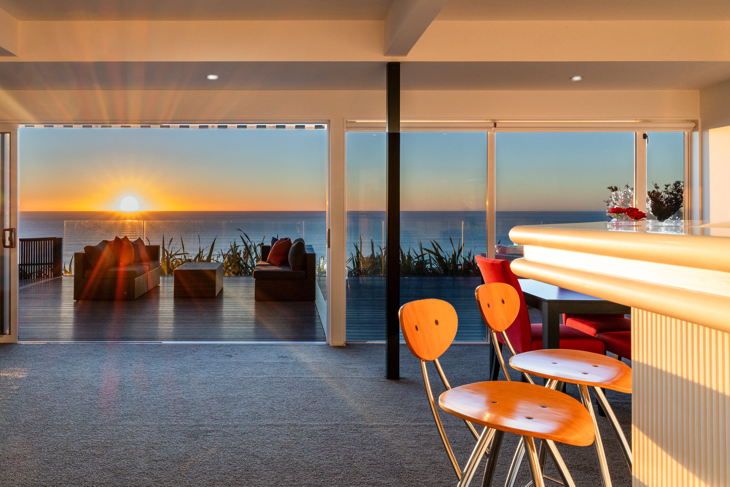  Outstanding Buying on Bluff Hill - 物件實景