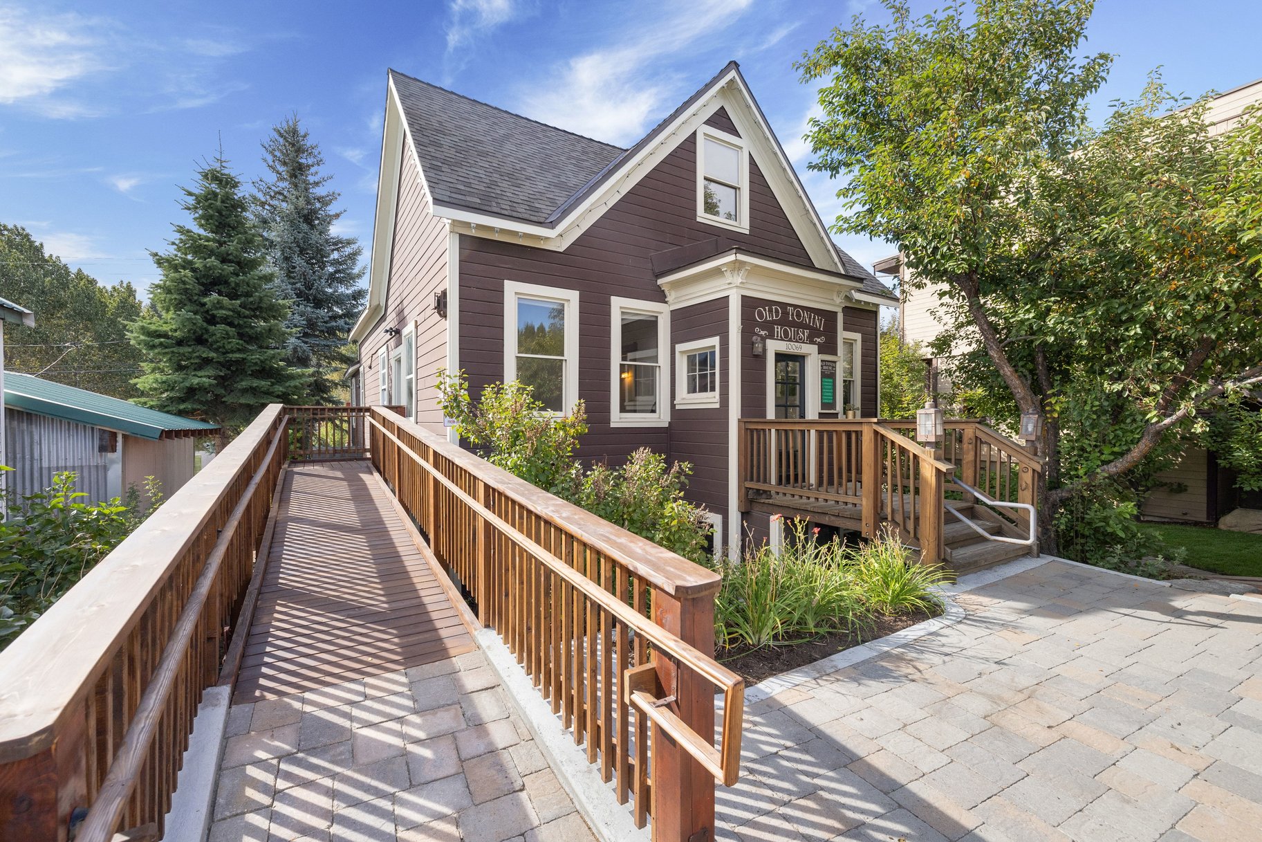  A Storied Piece of Truckee History with Remarkable Possibilities - 物件實景