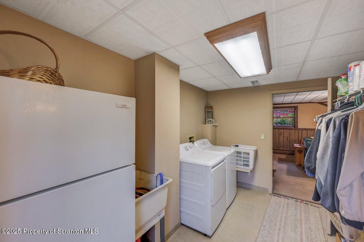 Gouldsboro, Pennsylvania, 18424, United States, 4 Bedrooms Bedrooms, ,3 BathroomsBathrooms,Residential,For Sale,1998512