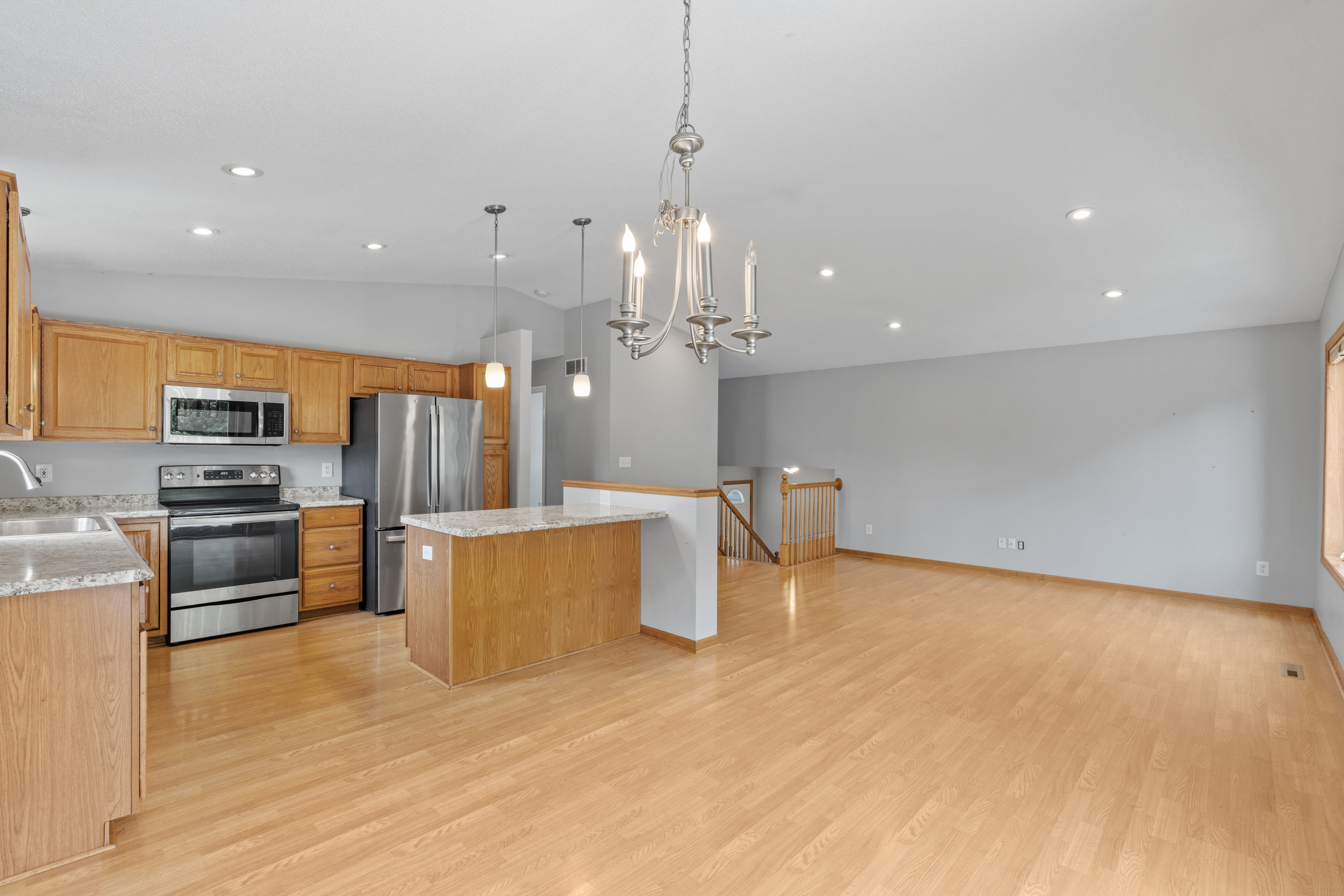  Thoughtfully Maintained Living with Modern Style and Ease - 物件實景