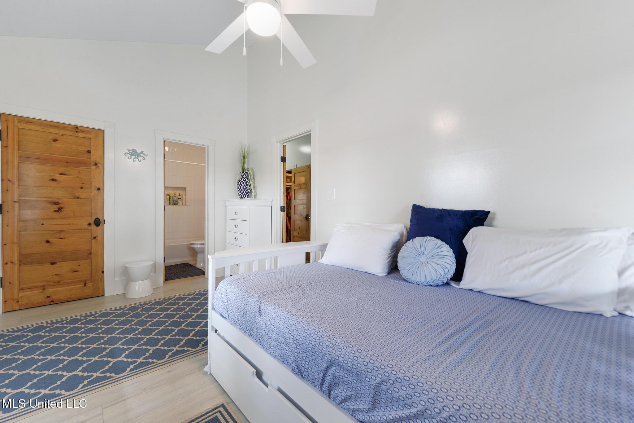 Pass Christian, Mississippi, 39571, United States, 5 Bedrooms Bedrooms, ,7 BathroomsBathrooms,Residential,For Sale,1989157