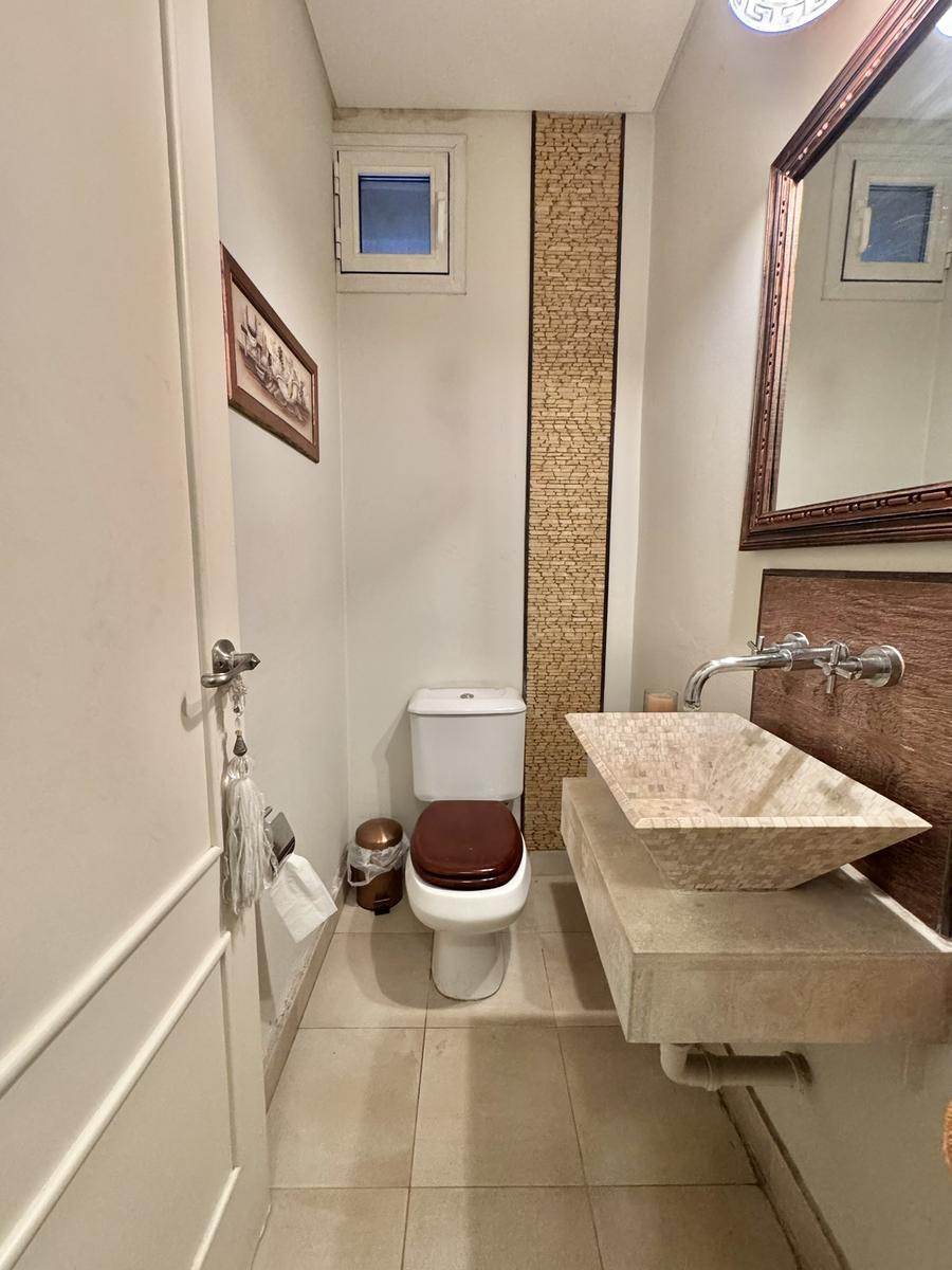 Godoy Cruz, AR-M, AR, 5 Bedrooms Bedrooms, ,4 BathroomsBathrooms,Residential,For Sale,1961859