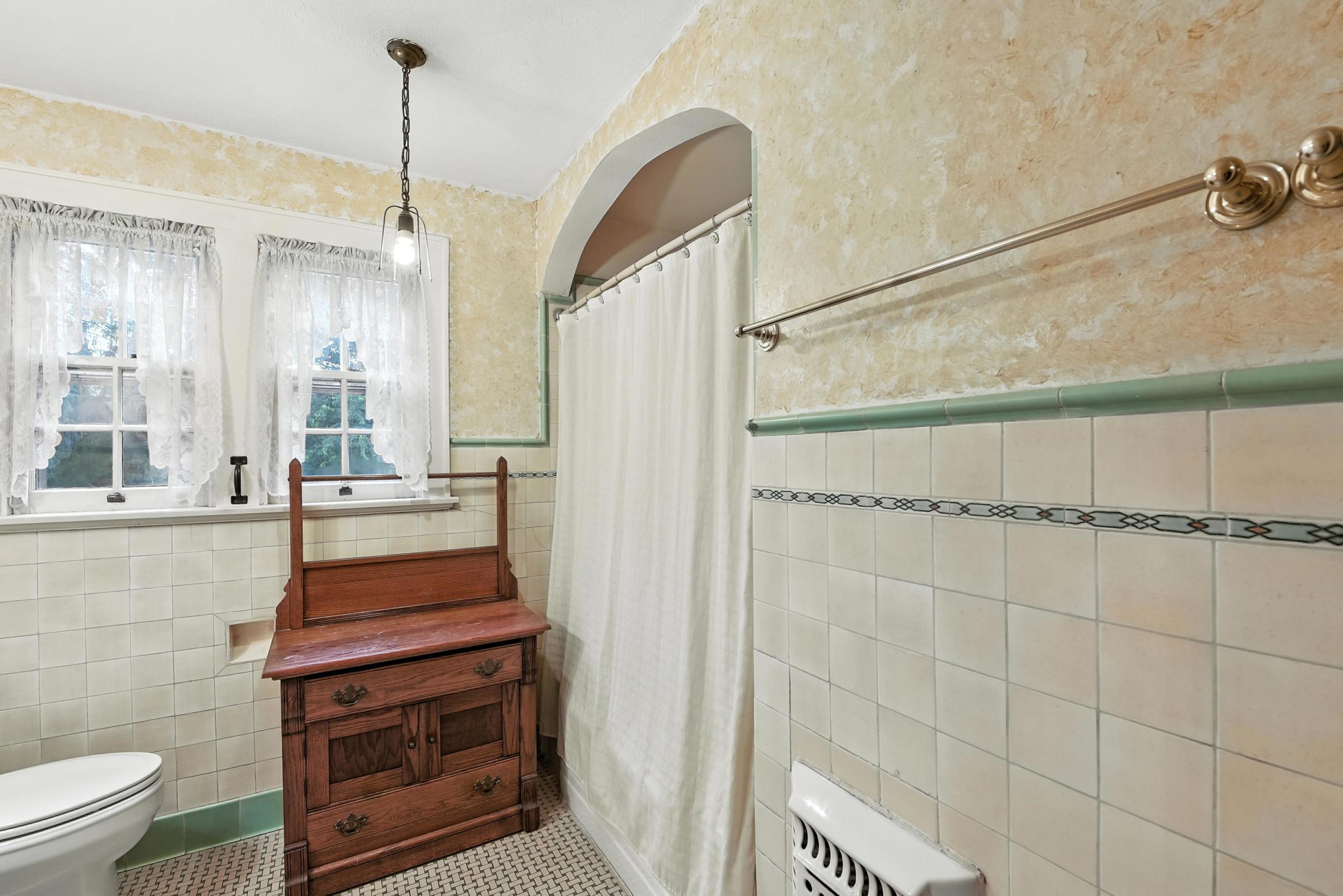 Fort Mitchell, Kentucky, 41017, United States, 3 Bedrooms Bedrooms, ,3 BathroomsBathrooms,Residential,For Sale,1901378