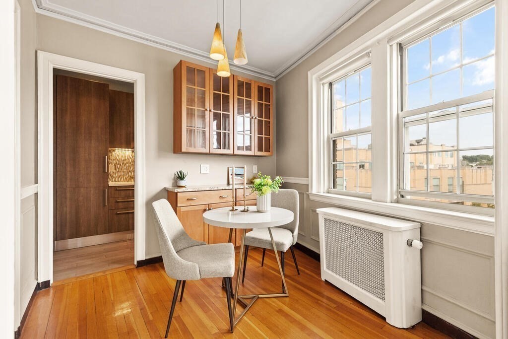 Cambridge, Massachusetts, 02140, United States, 2 Bedrooms Bedrooms, ,1 BathroomBathrooms,Residential,For Sale,1942143