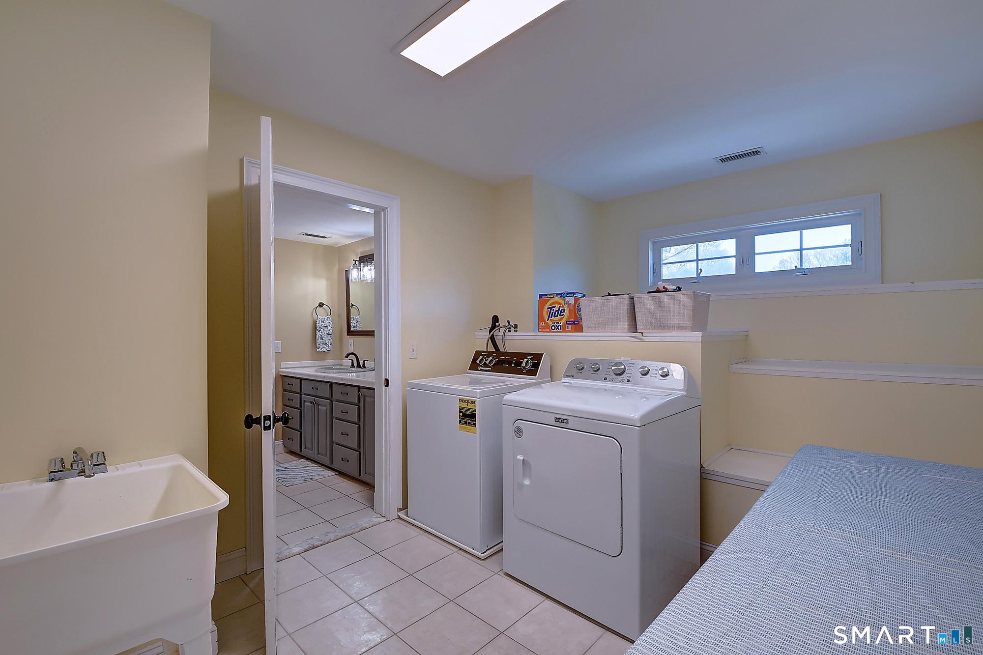 223, Connecticut, 06035, United States, 4 Bedrooms Bedrooms, ,3 BathroomsBathrooms,Residential,For Sale,2042939
