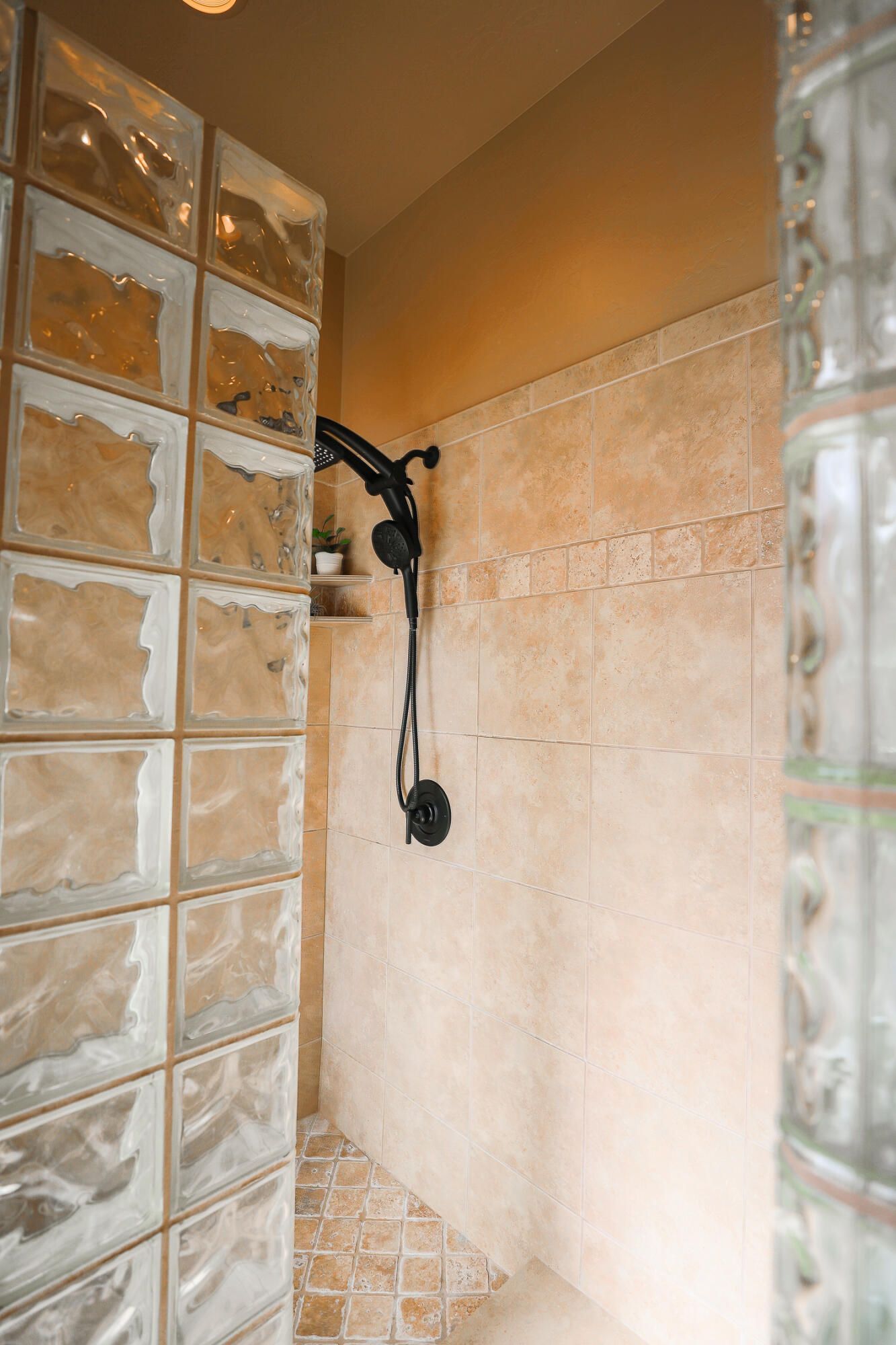 Hurricane, Utah, 84737, United States, 4 Bedrooms Bedrooms, ,Residential,For Sale,1986322