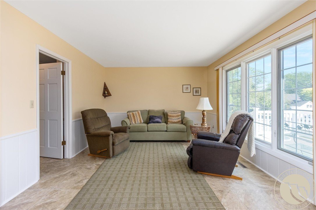 Billings, Montana, 59102, United States, 4 Bedrooms Bedrooms, ,4 BathroomsBathrooms,Residential,For Sale,1980371