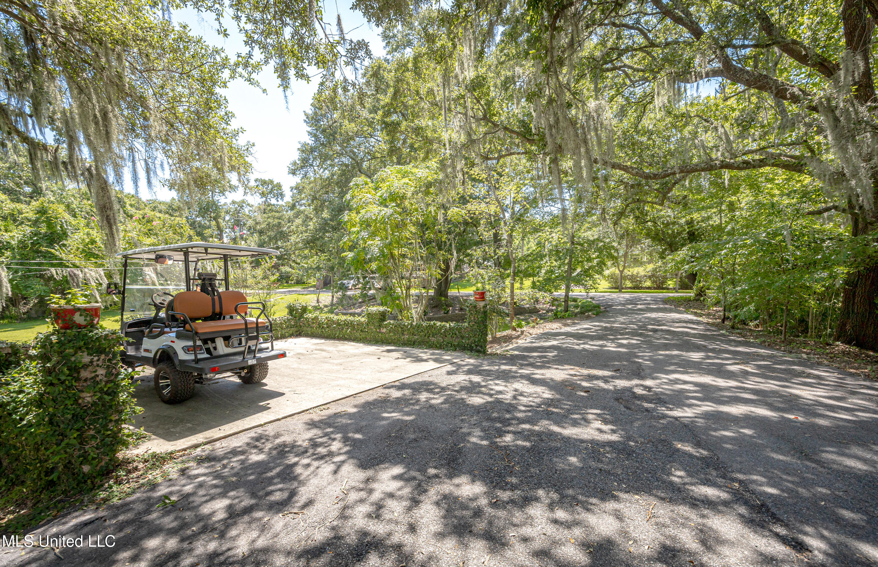 Ocean Springs, Mississippi, 39564, United States, 3 Bedrooms Bedrooms, ,3 BathroomsBathrooms,Residential,For Sale,1903607